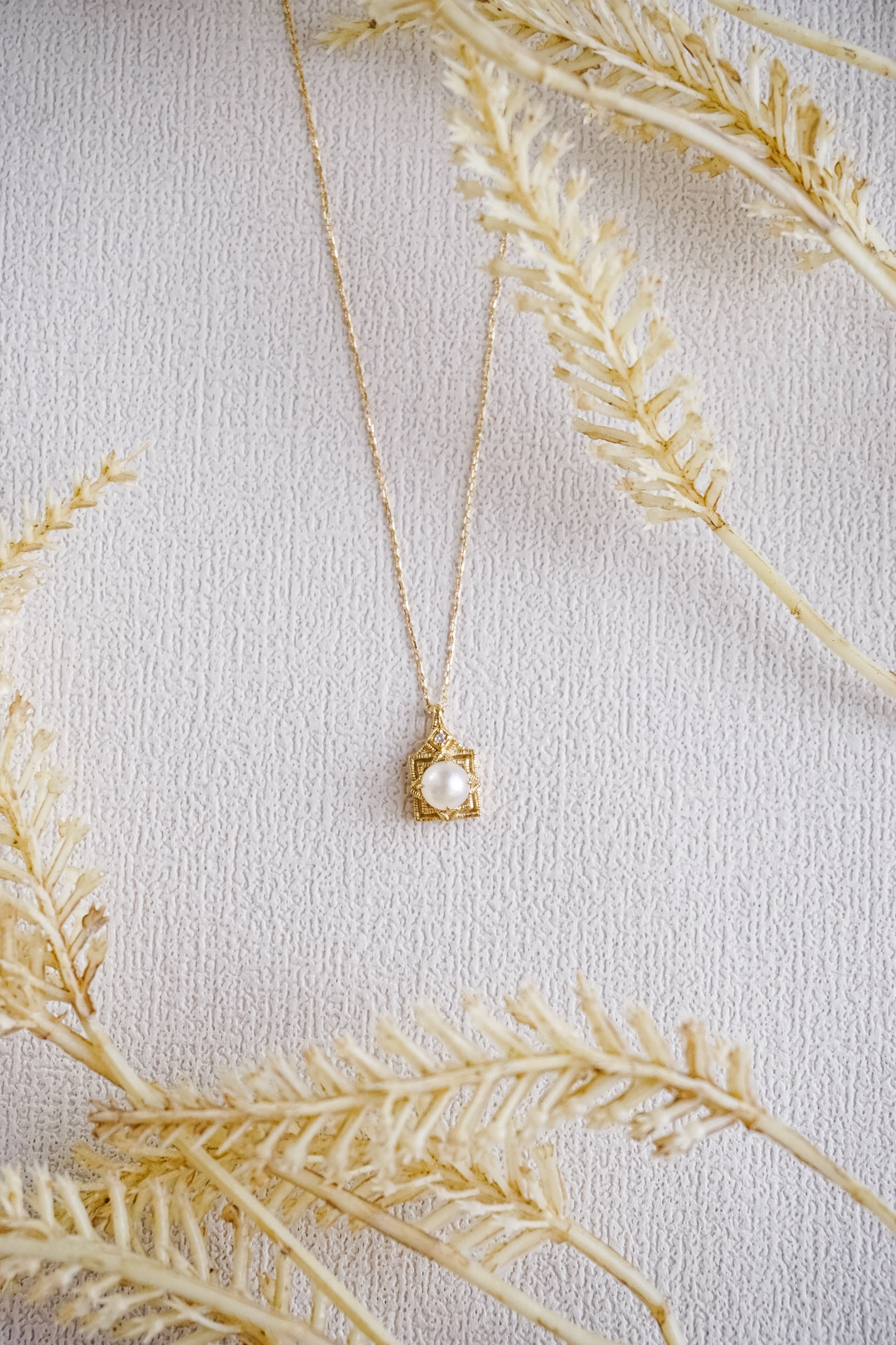 日本製K金方形AKOYA珍珠鑽石項鍊遠拍