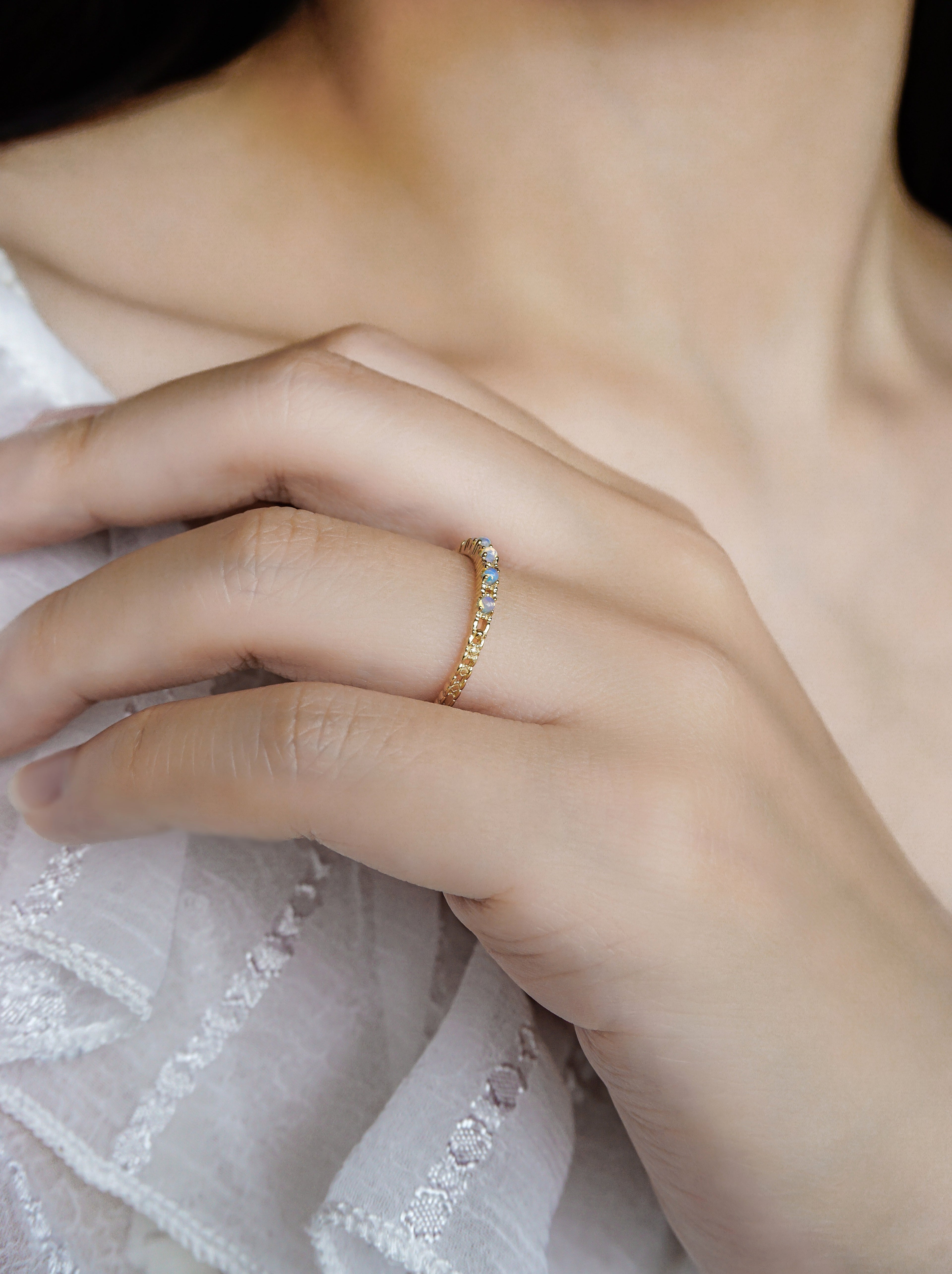 日本製10K金18K金蛋白石戒指排戒真人佩戴效果圖側面