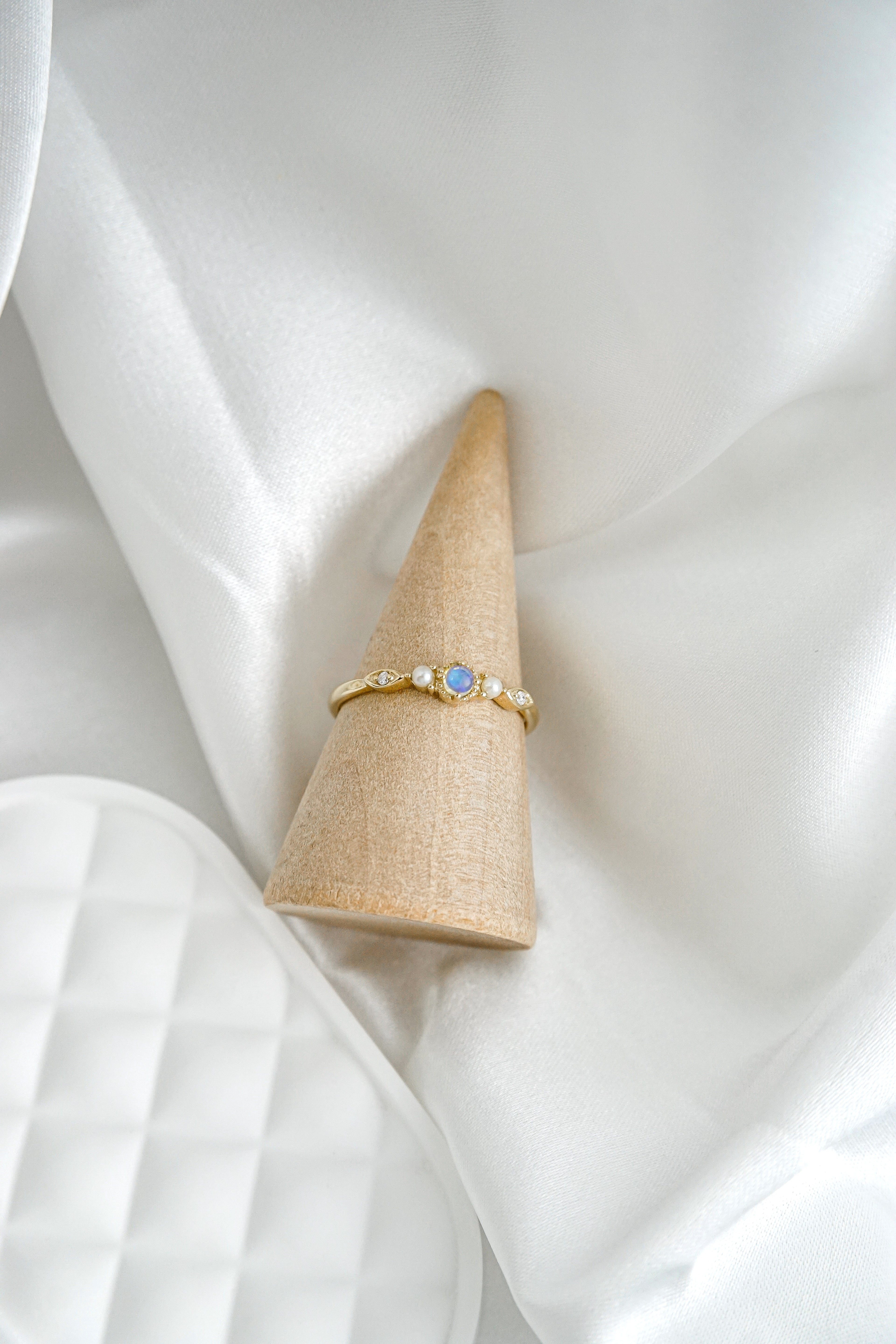 日本製K金蛋白石珍珠鑽石戒指遠拍