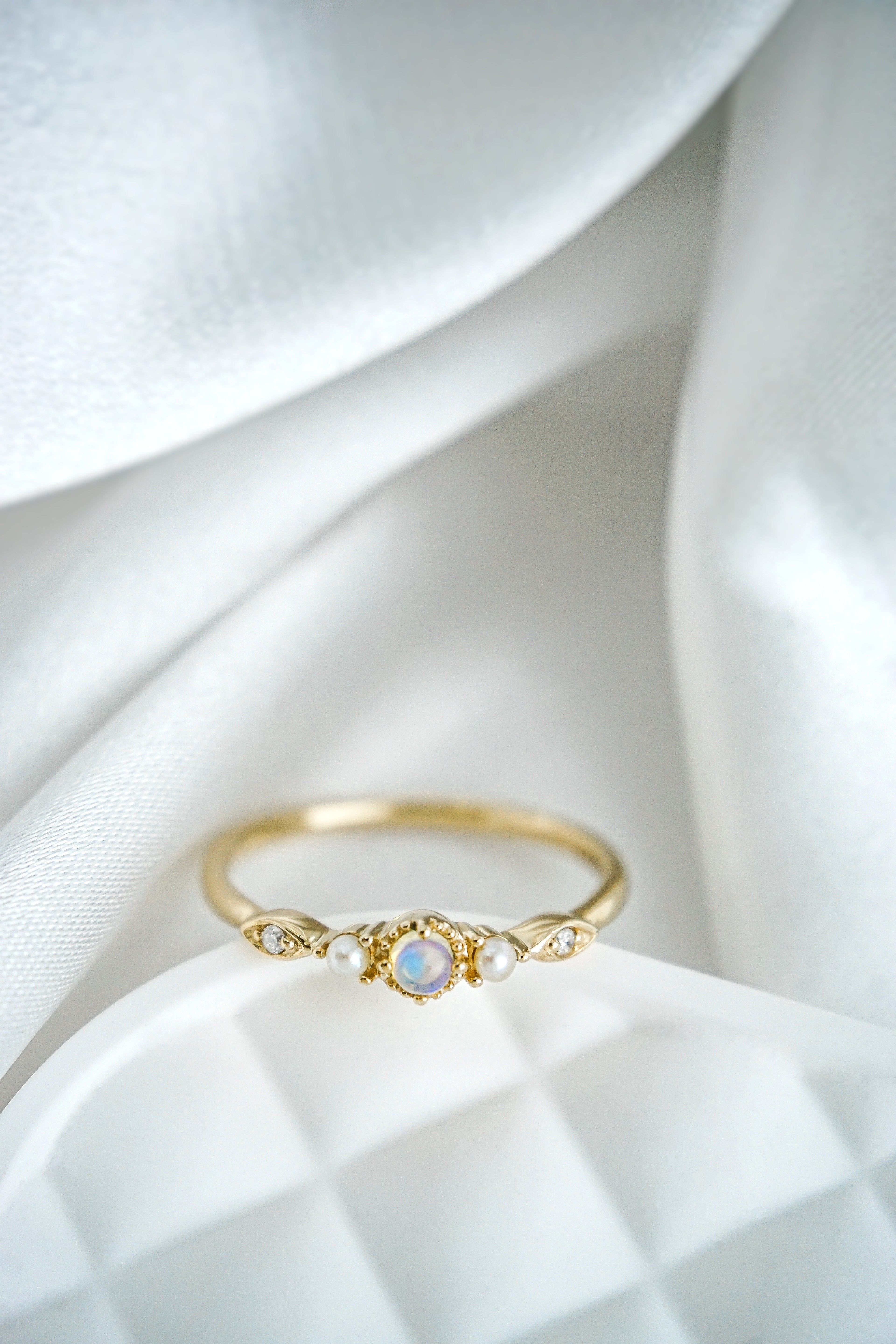 日本製K金蛋白石珍珠鑽石戒指正面近拍