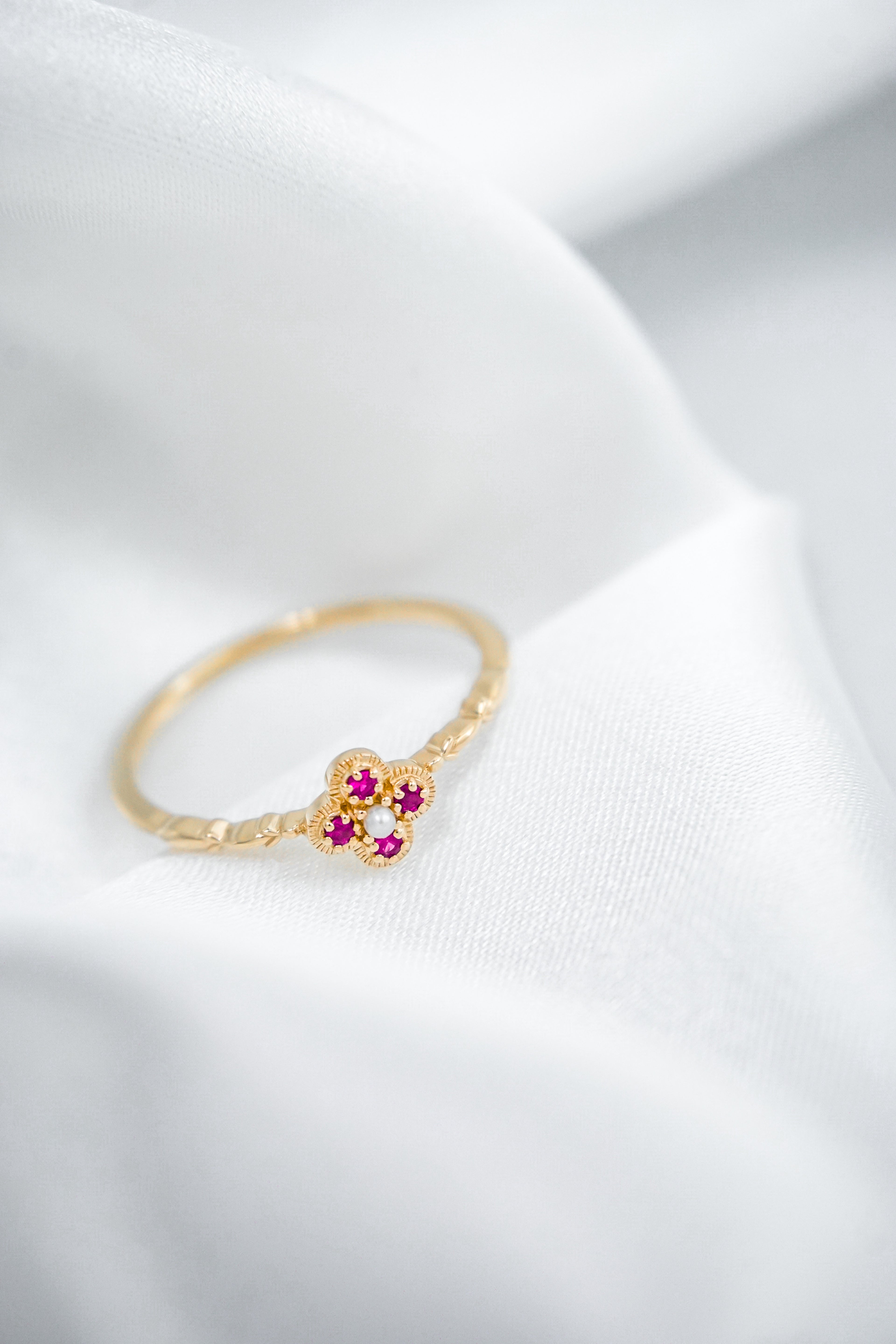 日本製K金珍珠紅寶石四葉草戒指正面近拍