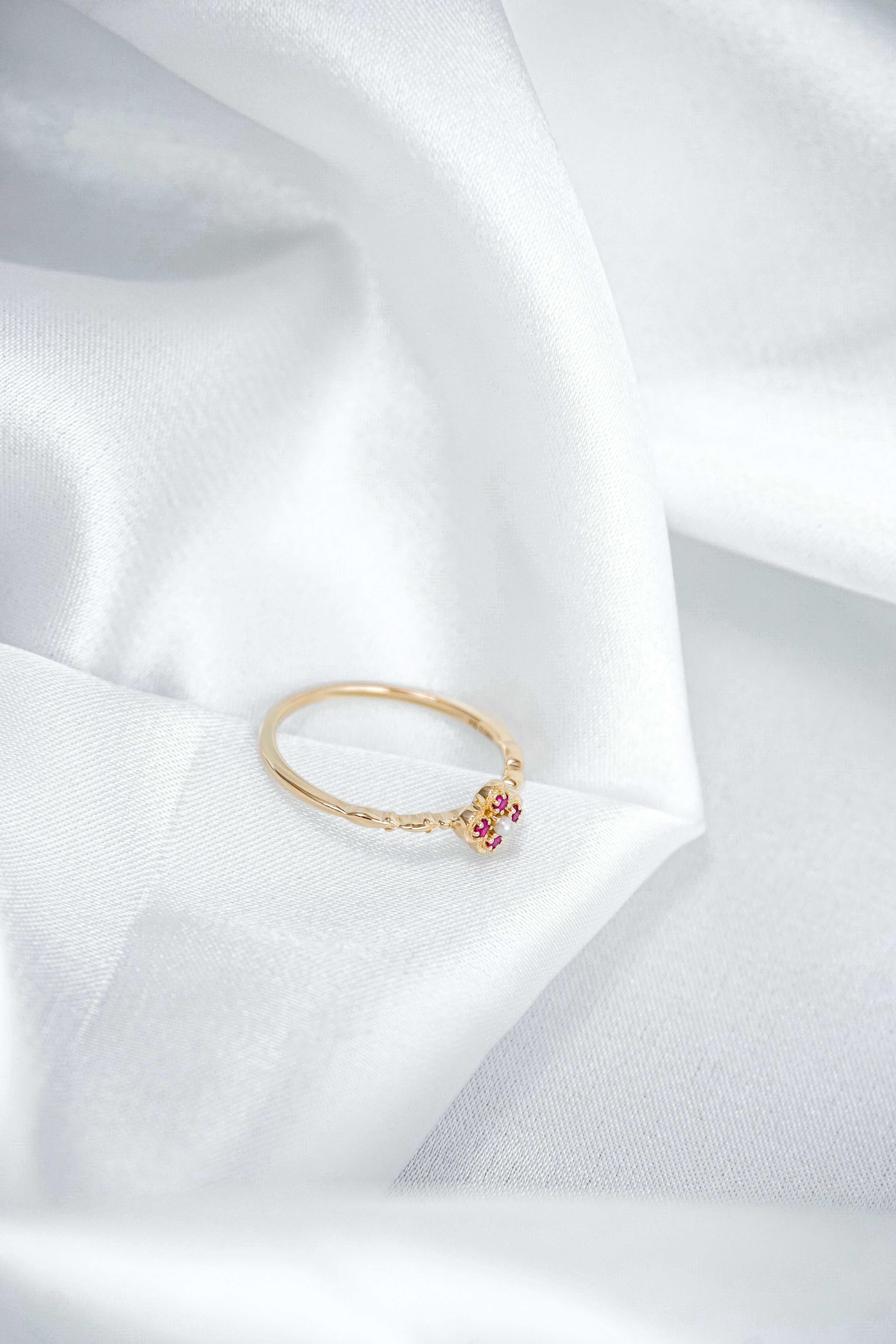 日本製K金珍珠紅寶石四葉草戒指側拍