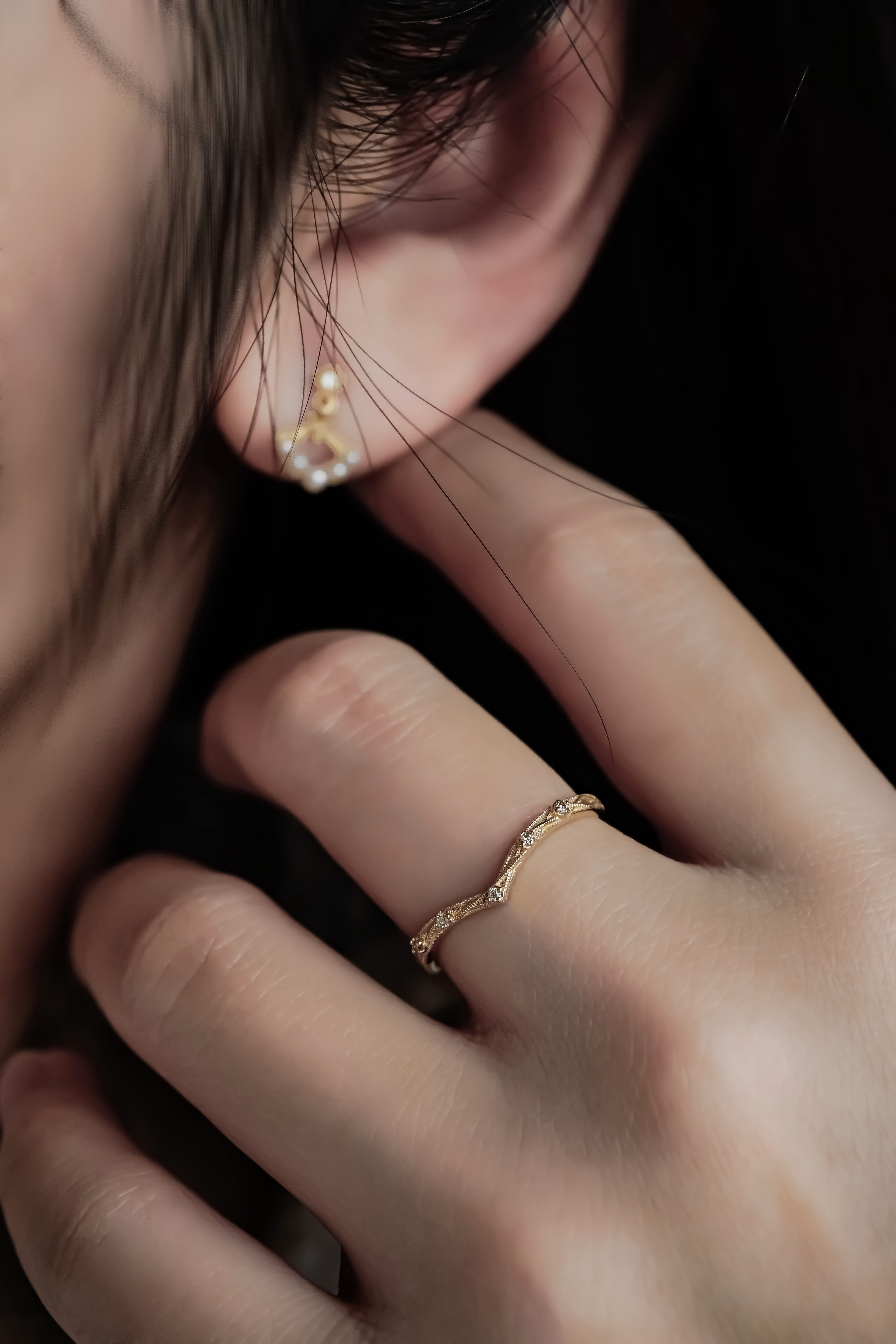 日本製10K金18K金V形鑽石戒指線戒真人佩戴效果圖正面