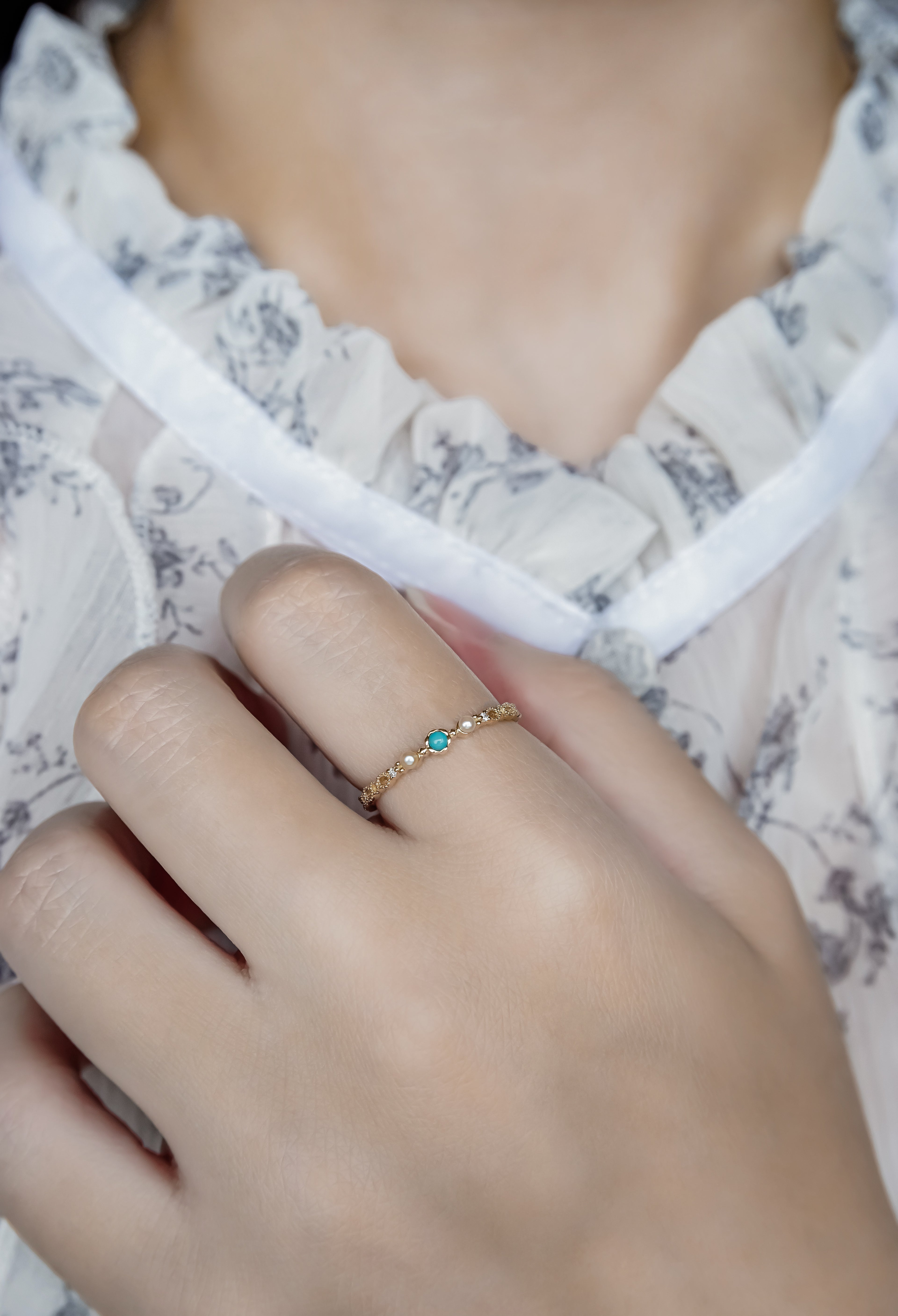 日本製10K金18K金綠松石珍珠鑽石戒指真人佩戴效果圖直向