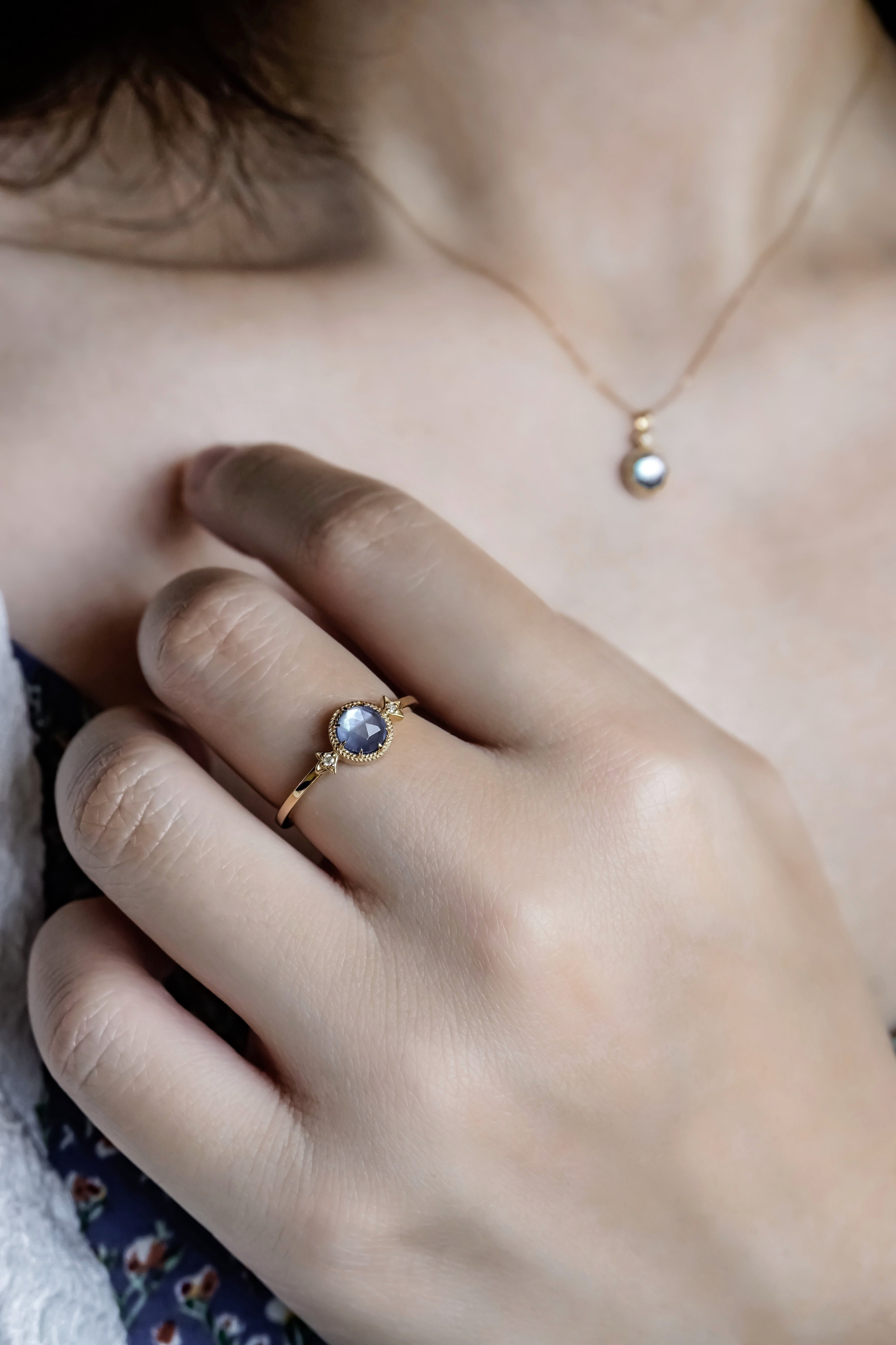 日本製10K金18K金藍寶石鑽石戒指真人佩戴效果圖