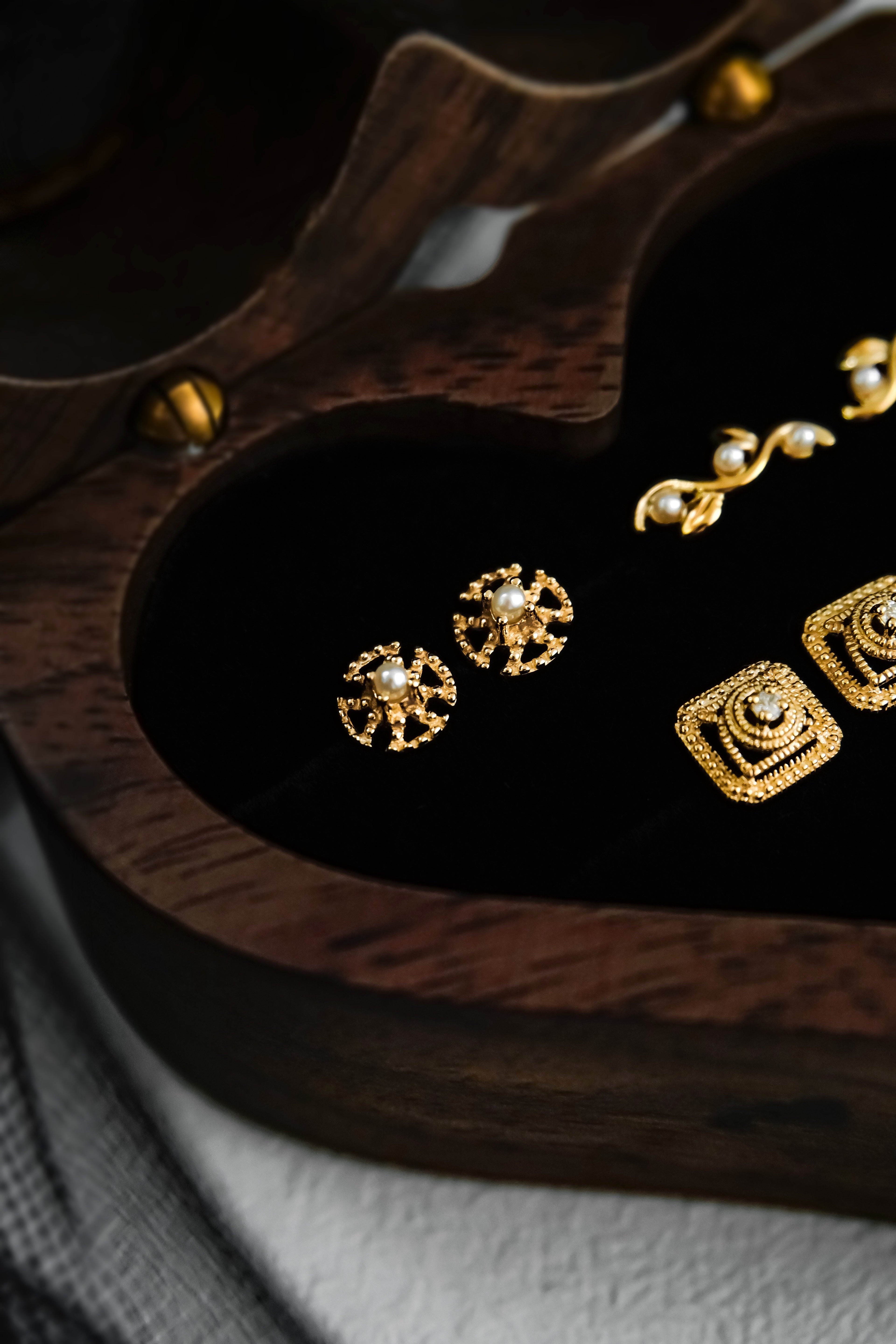 三款日本製10K金18K金珍珠鑽石方形風車樹枝耳環耳釘近拍