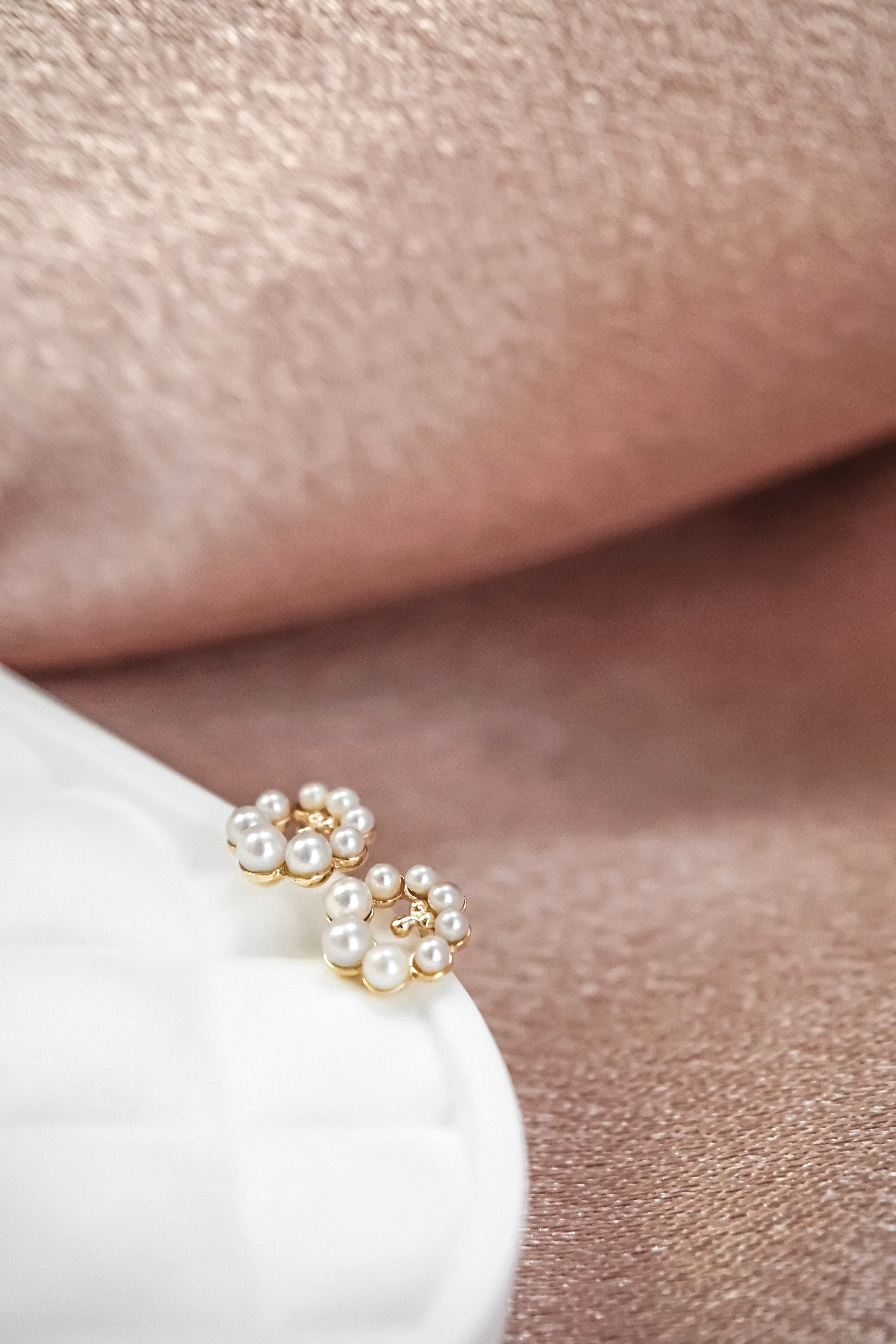 日本製K金珍珠花朵耳環側拍