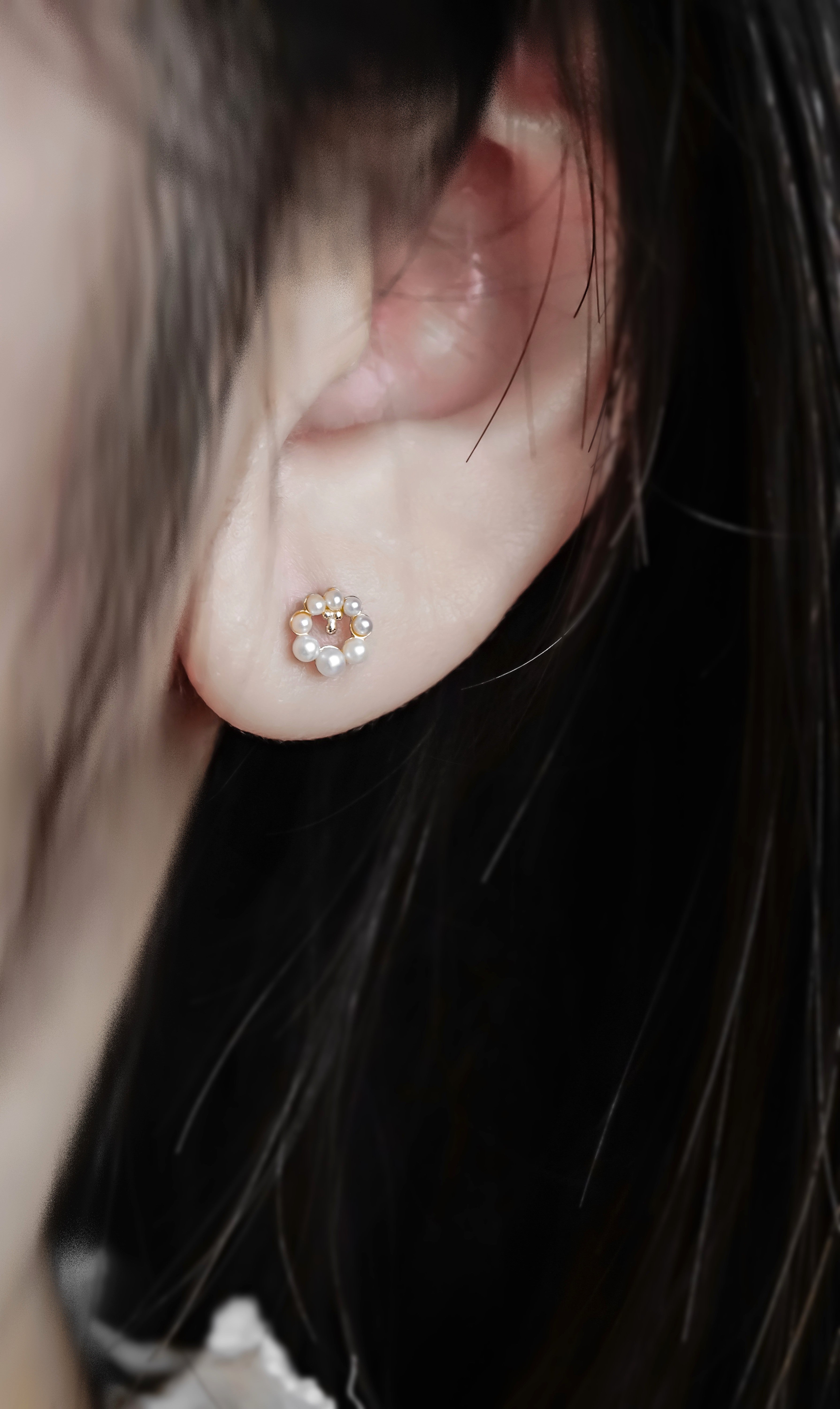 日本製K金珍珠花朵耳環真人佩戴效果圖近拍