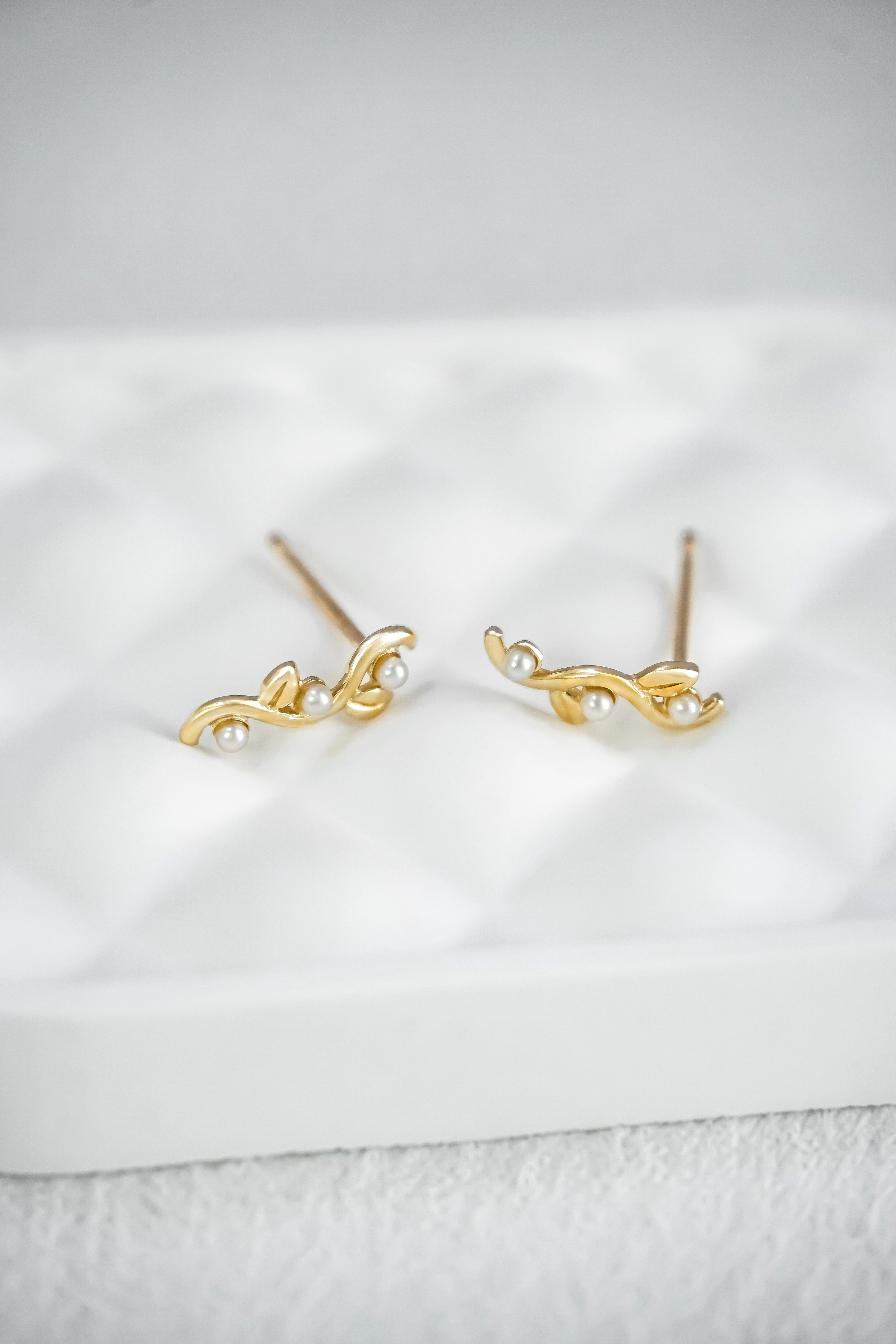 日系K金珍珠耳環耳釘正面近拍展示圖