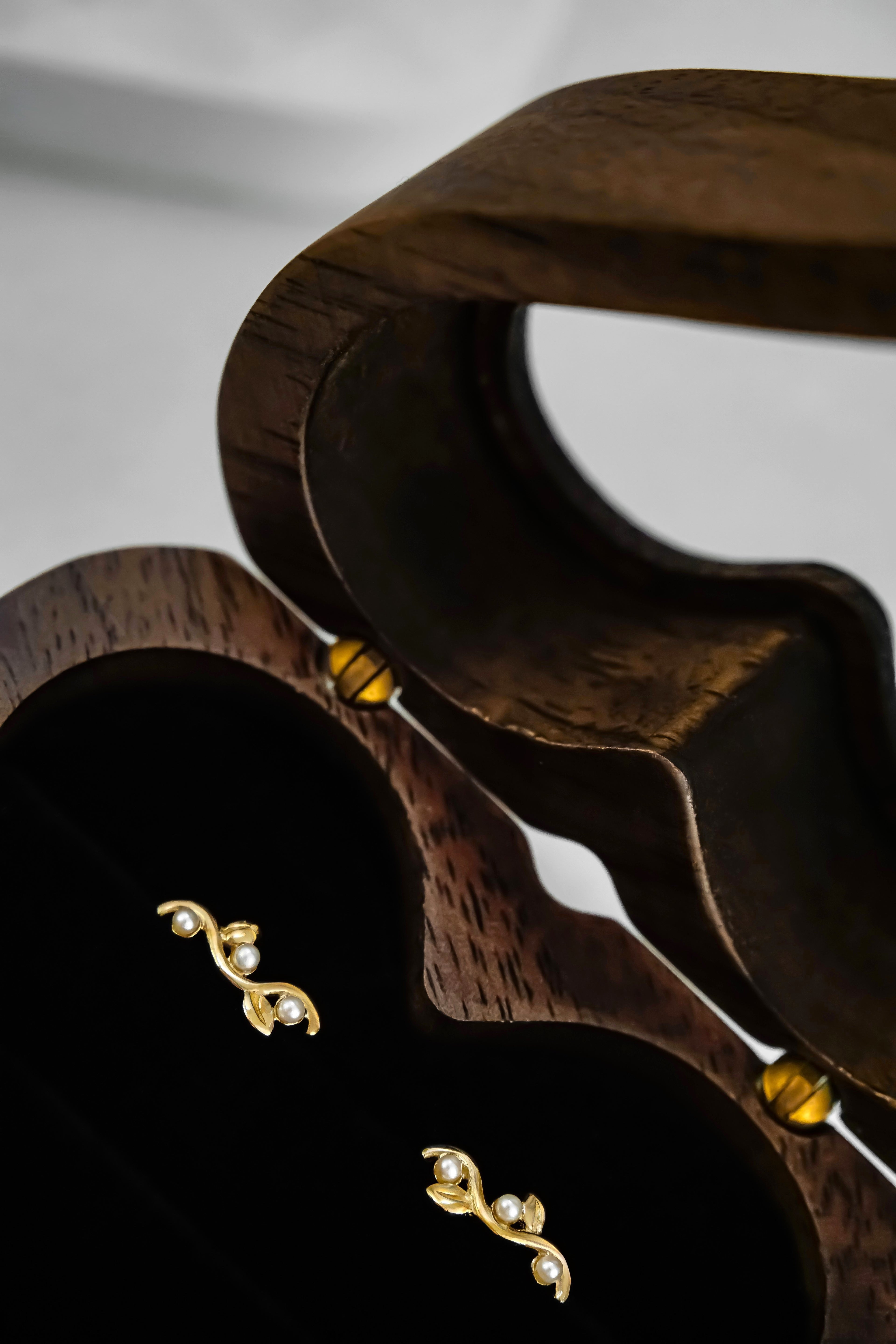 日系K金珍珠耳環耳釘正面橫向平放展示圖