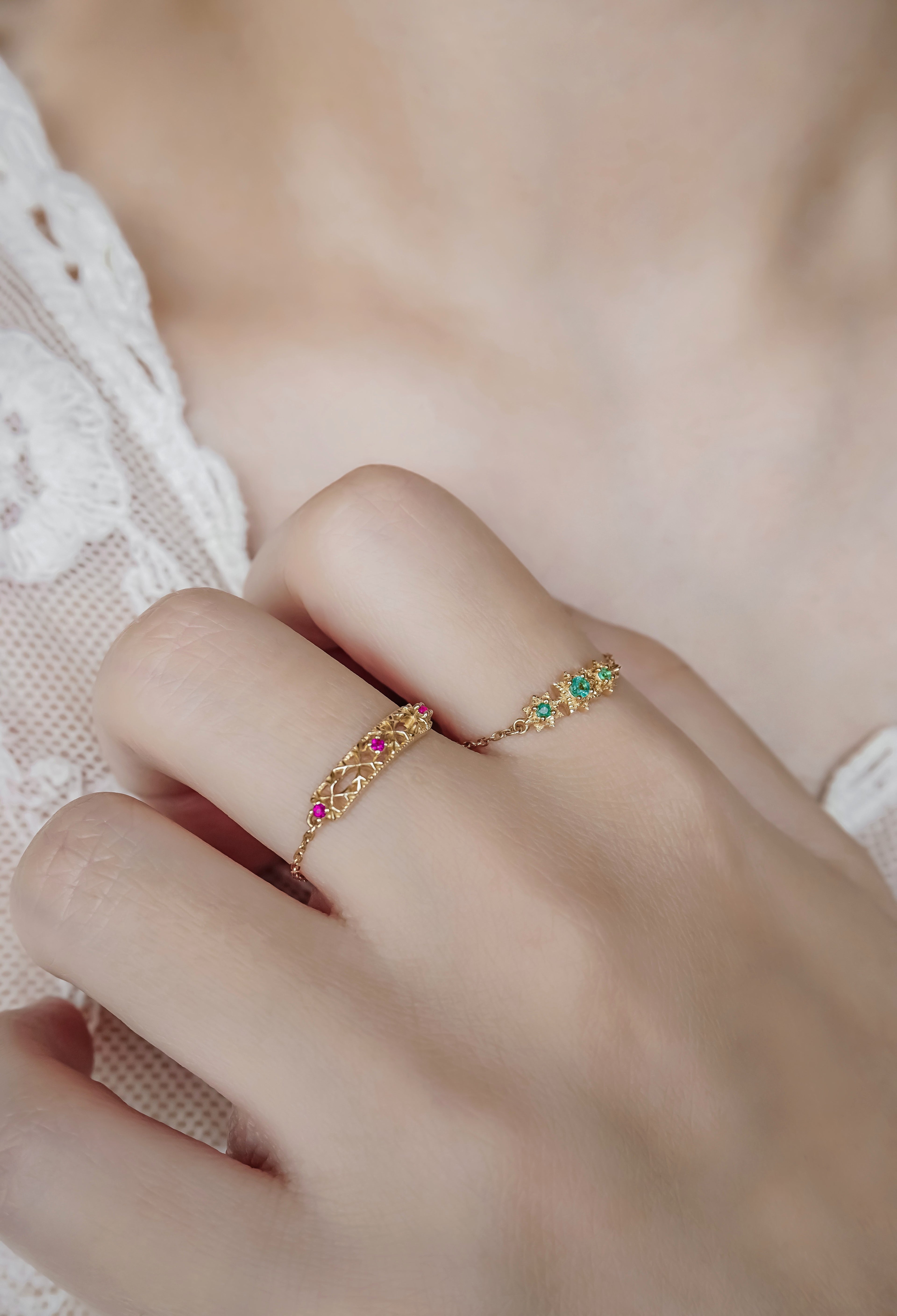 兩款日本製K金八芒星祖母綠戒指鍊戒紅寶石鏤空戒指真人佩戴效果圖