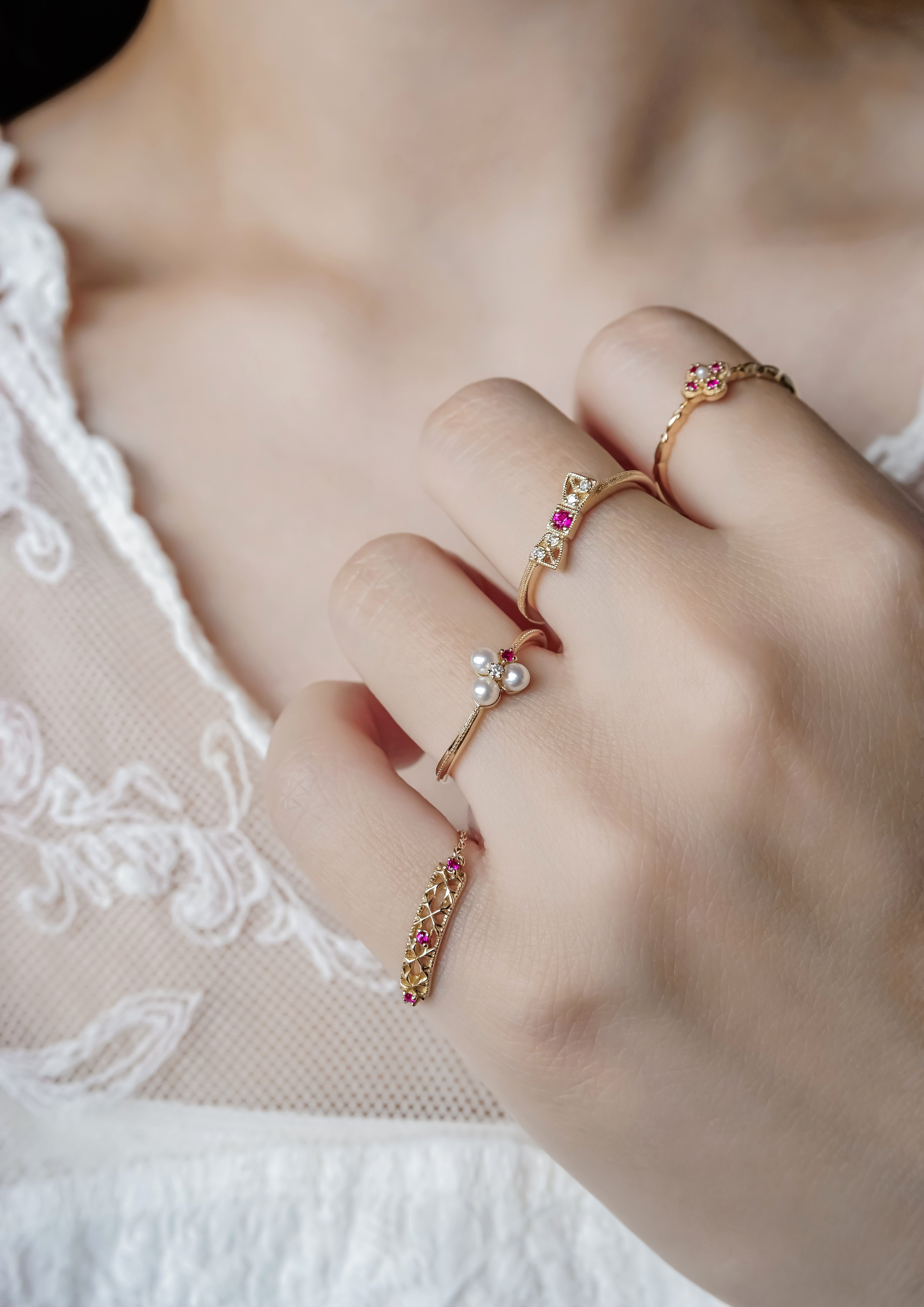 四款日本製K金珍珠紅寶石鑽石戒指真人佩戴效果圖