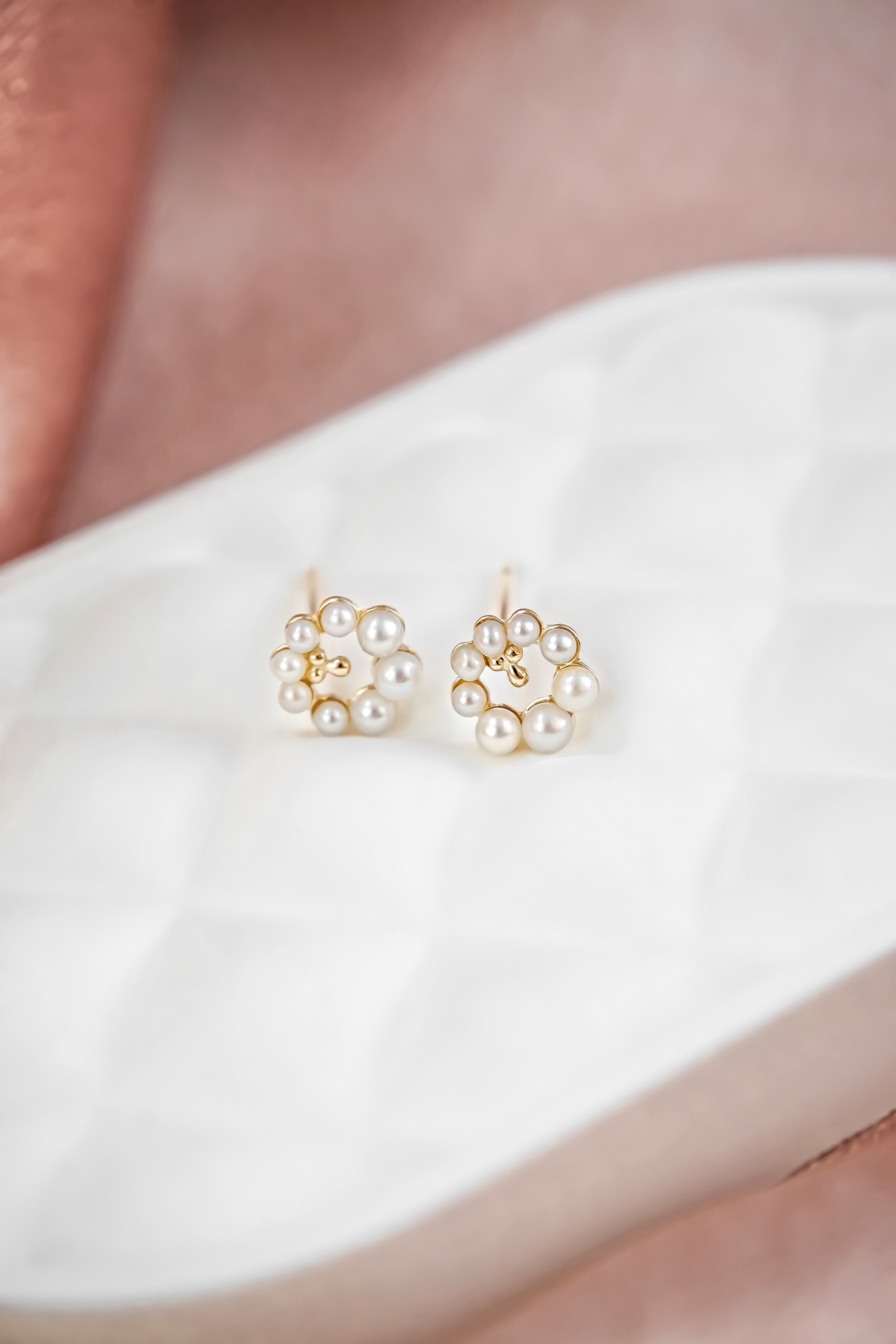 日本製K金珍珠花朵耳環正面