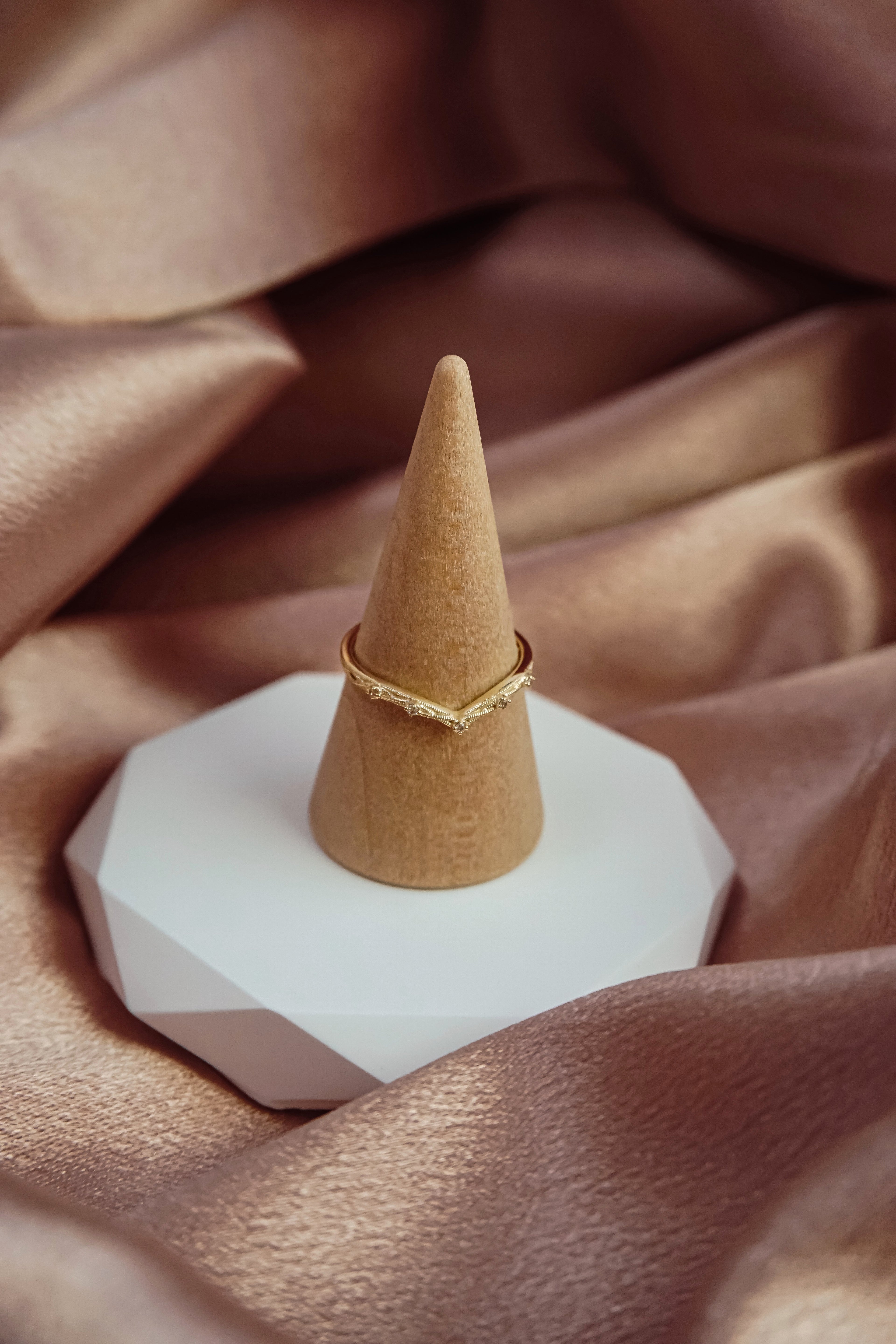 日本製10K金18K金V形鑽石戒指線戒遠拍