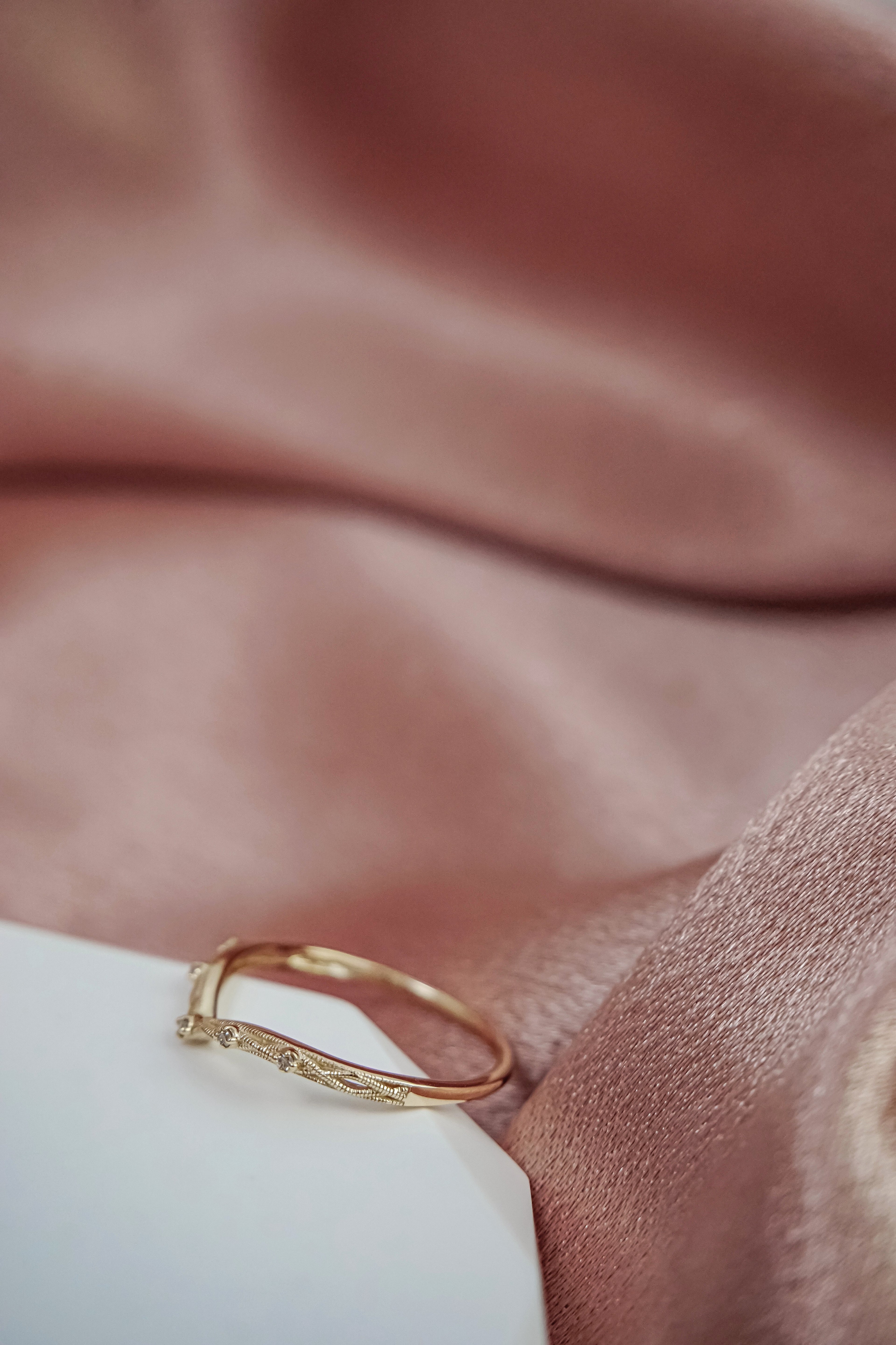 日本製10K金18K金V形鑽石戒指線戒左面