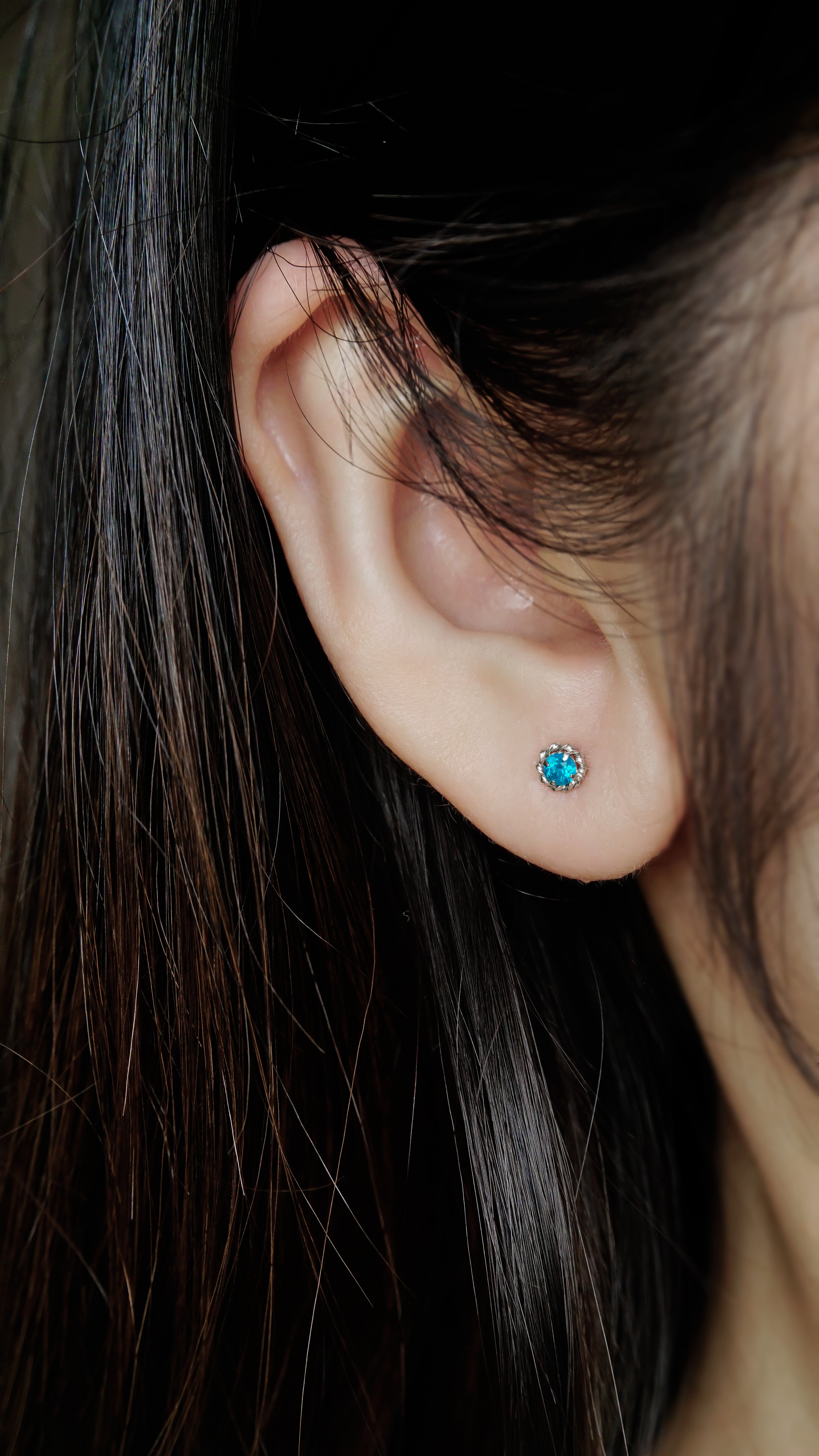 海藍之心|霓虹藍磷灰石耳釘