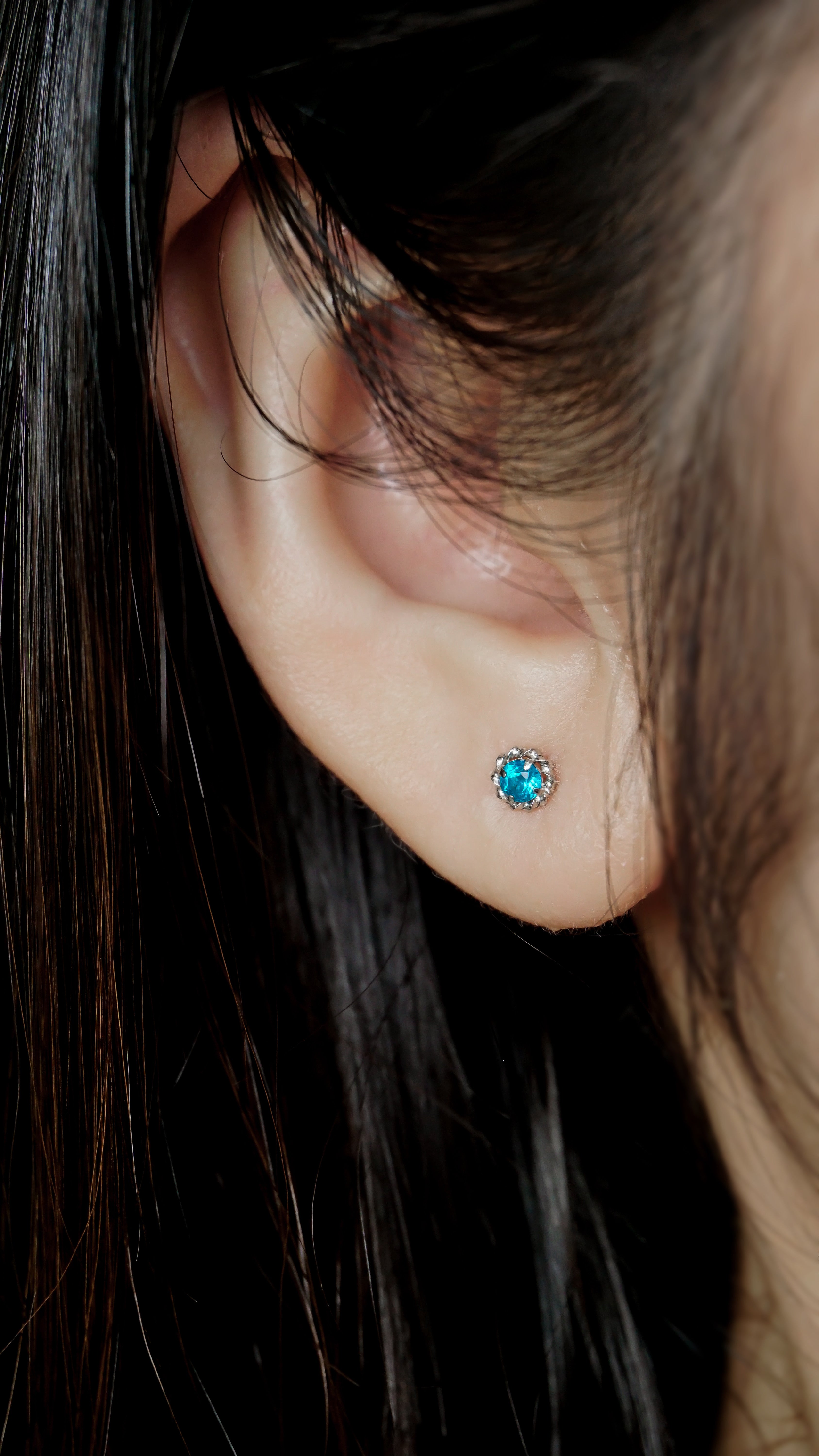 海藍之心|霓虹藍磷灰石耳釘