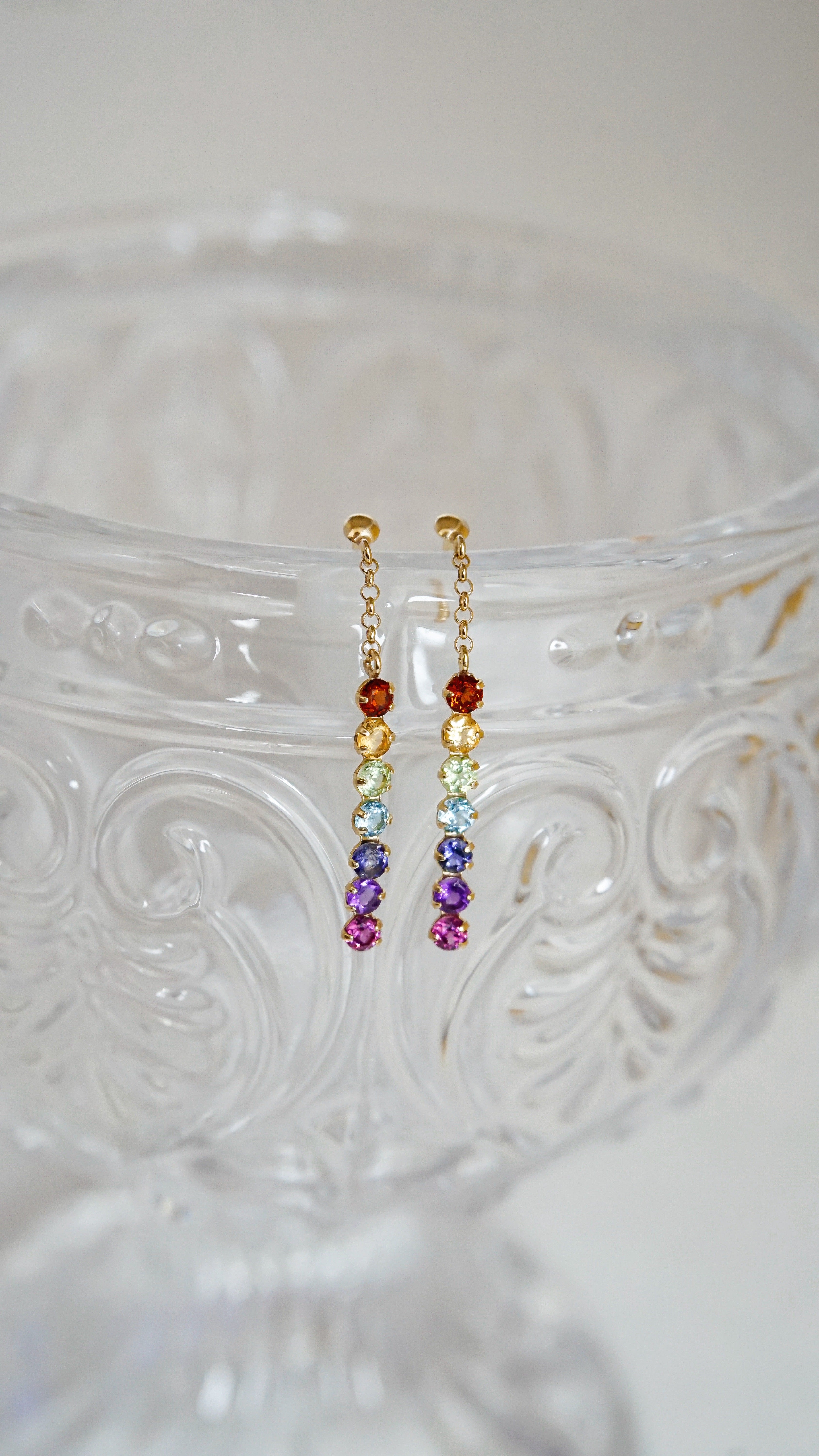 10k金七彩半貴石彩寶耳環正面近拍