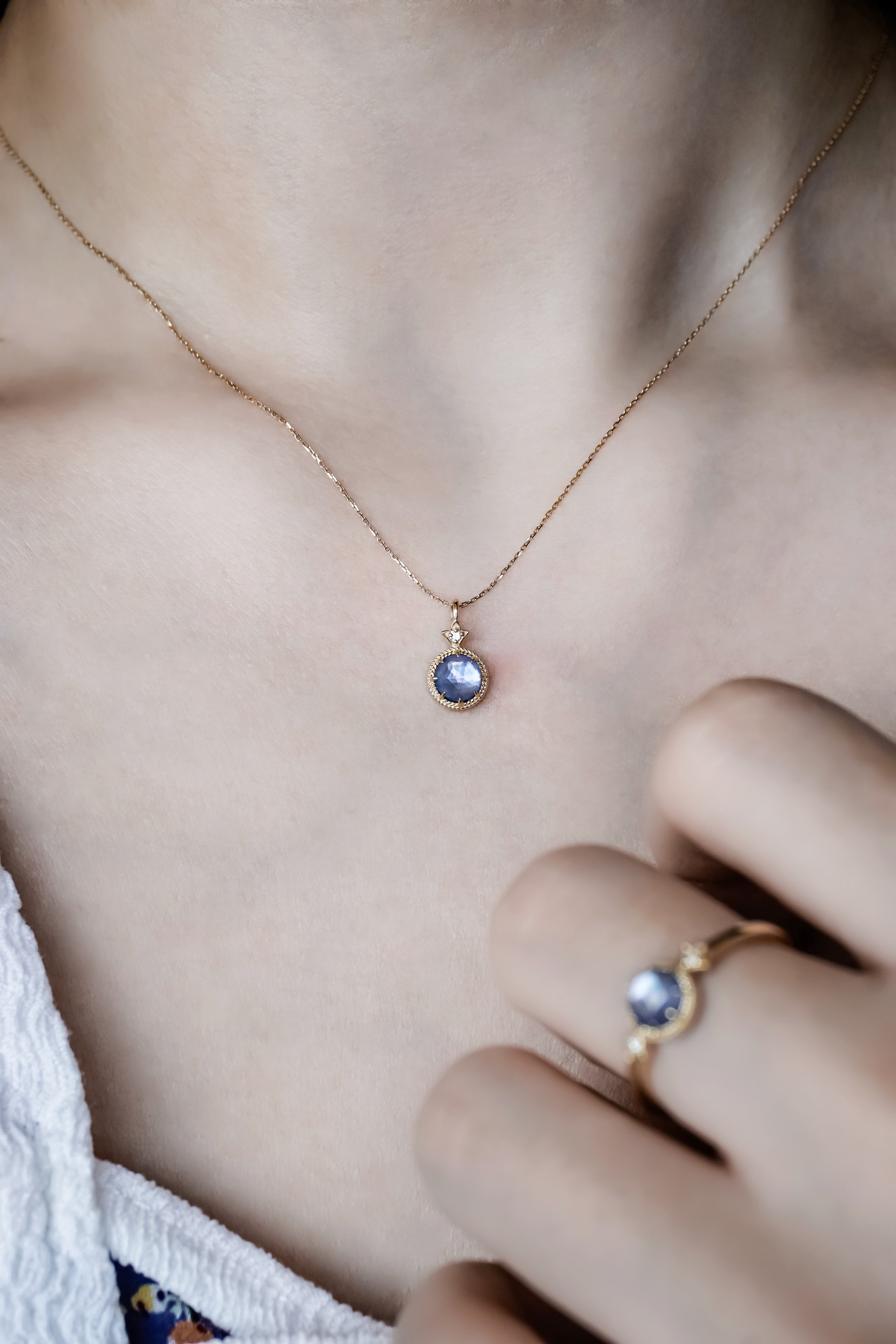 日本製10K金18K金夾層石藍寶石鑽石項鍊真人佩戴效果圖