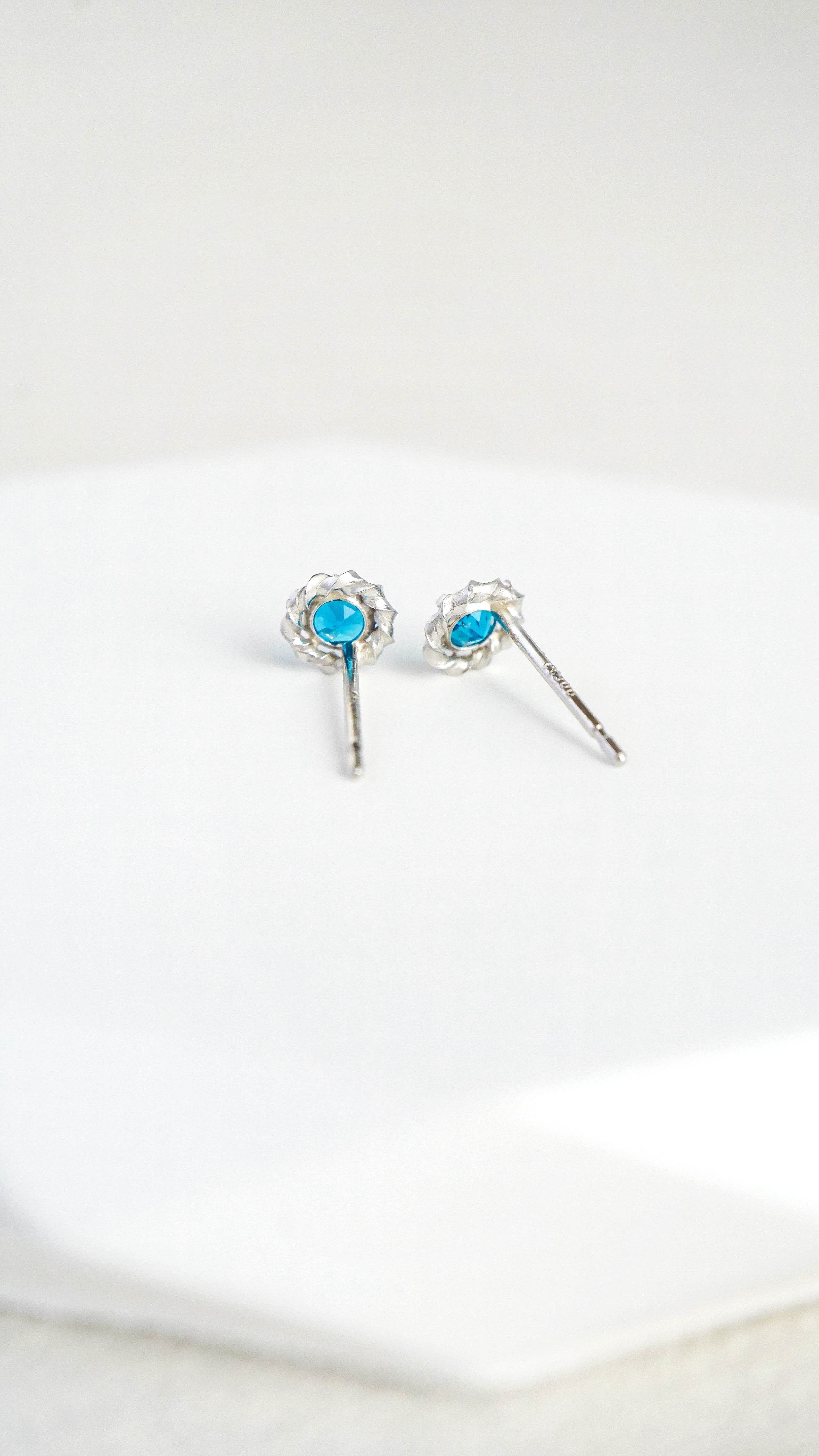 海藍之心|霓虹藍磷灰石耳釘