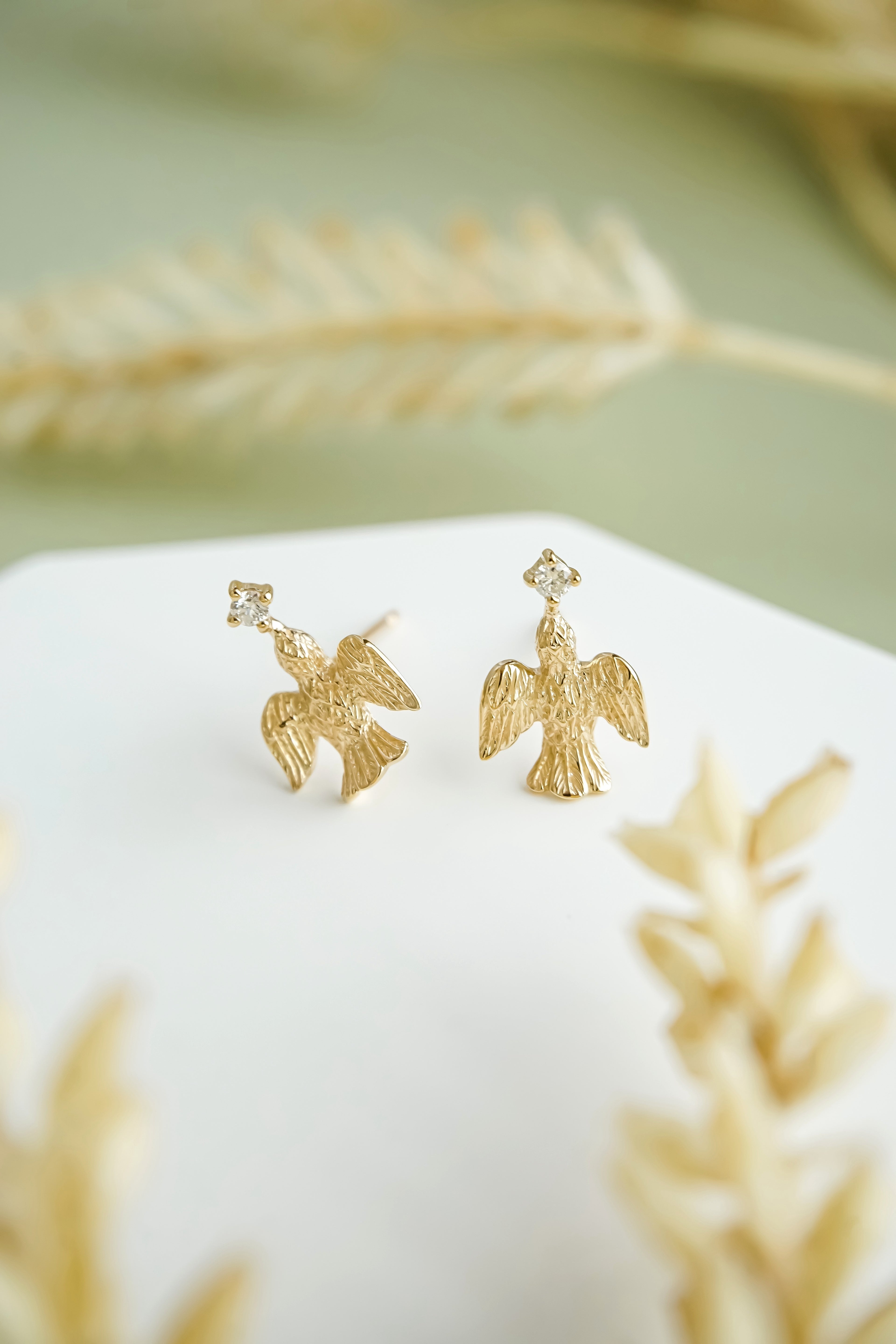 日系K金小鳥造型鑽石耳環耳釘正面近拍展示圖