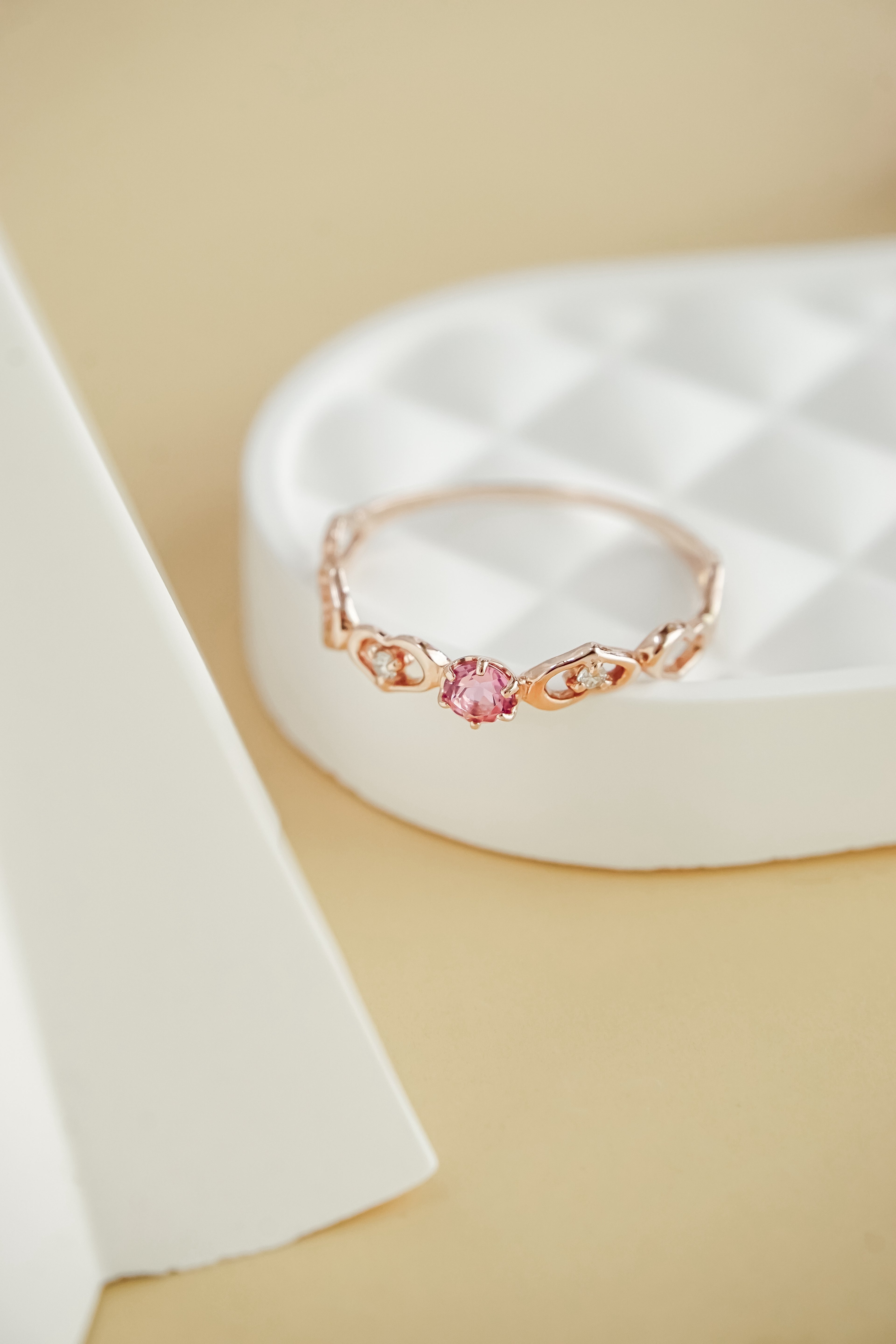 日系10K金彩寶粉碧璽戒指近拍