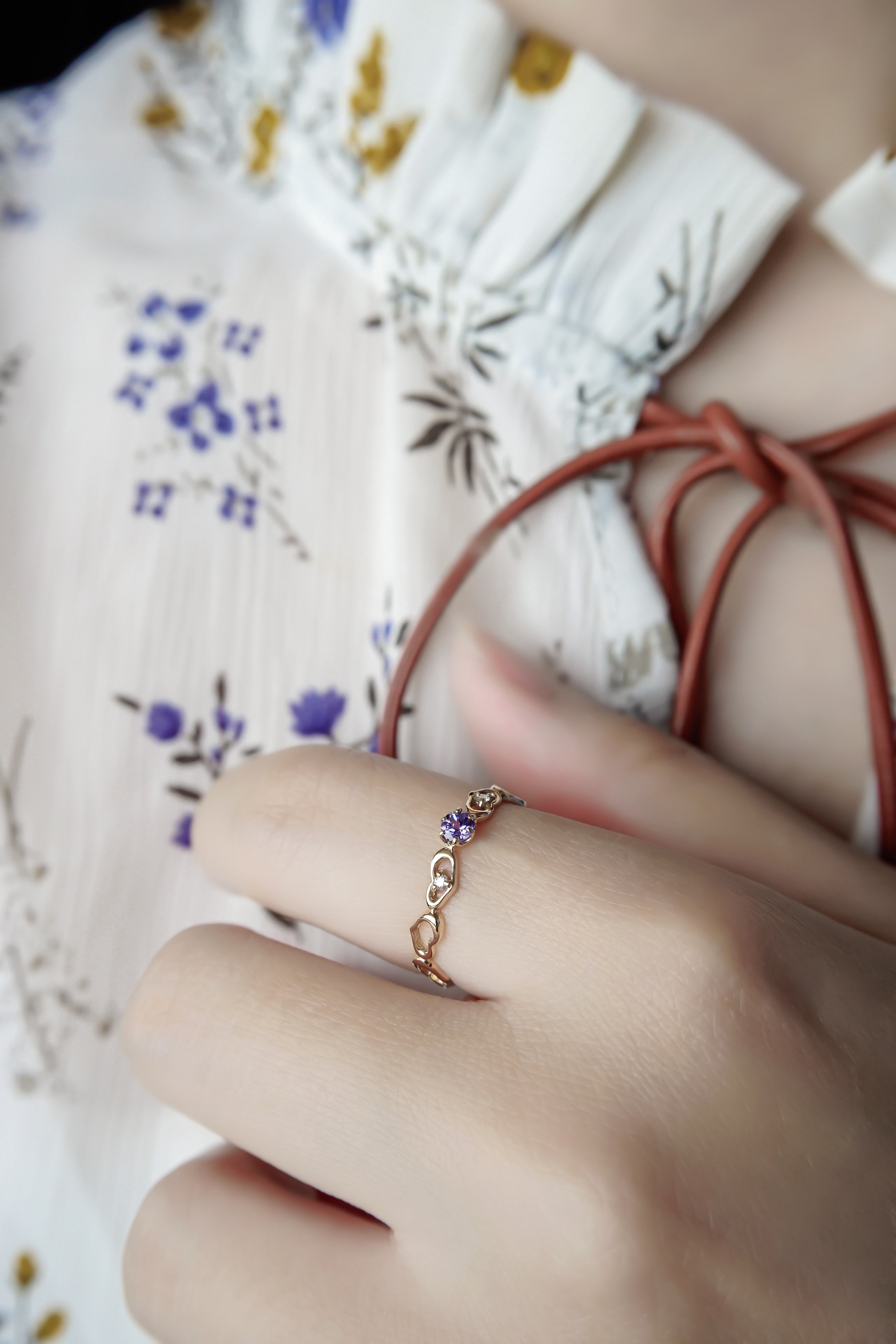 日系10K金彩寶坦桑石戒指真人佩戴效果圖