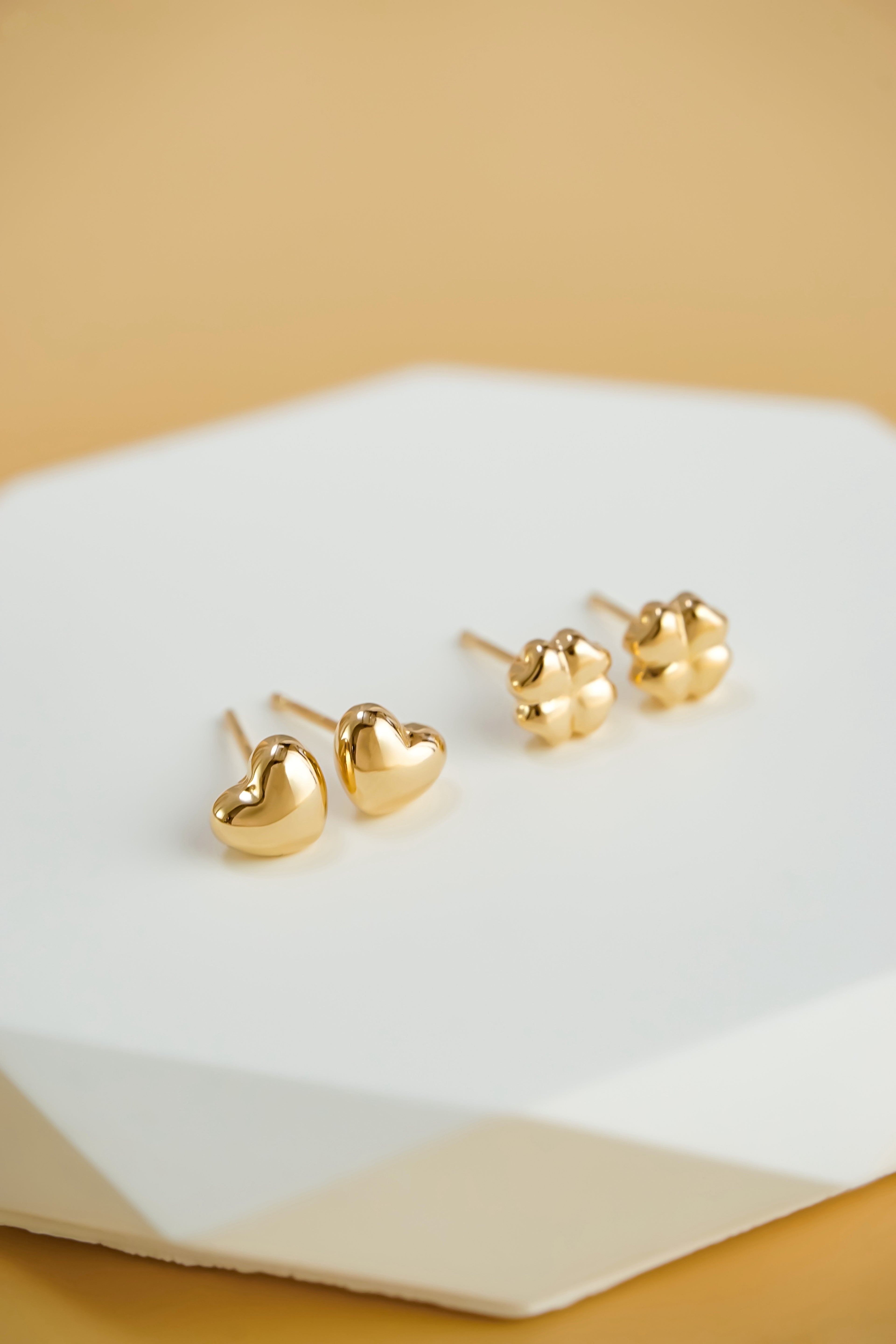 日本製18K金愛心四葉草耳環耳釘右面