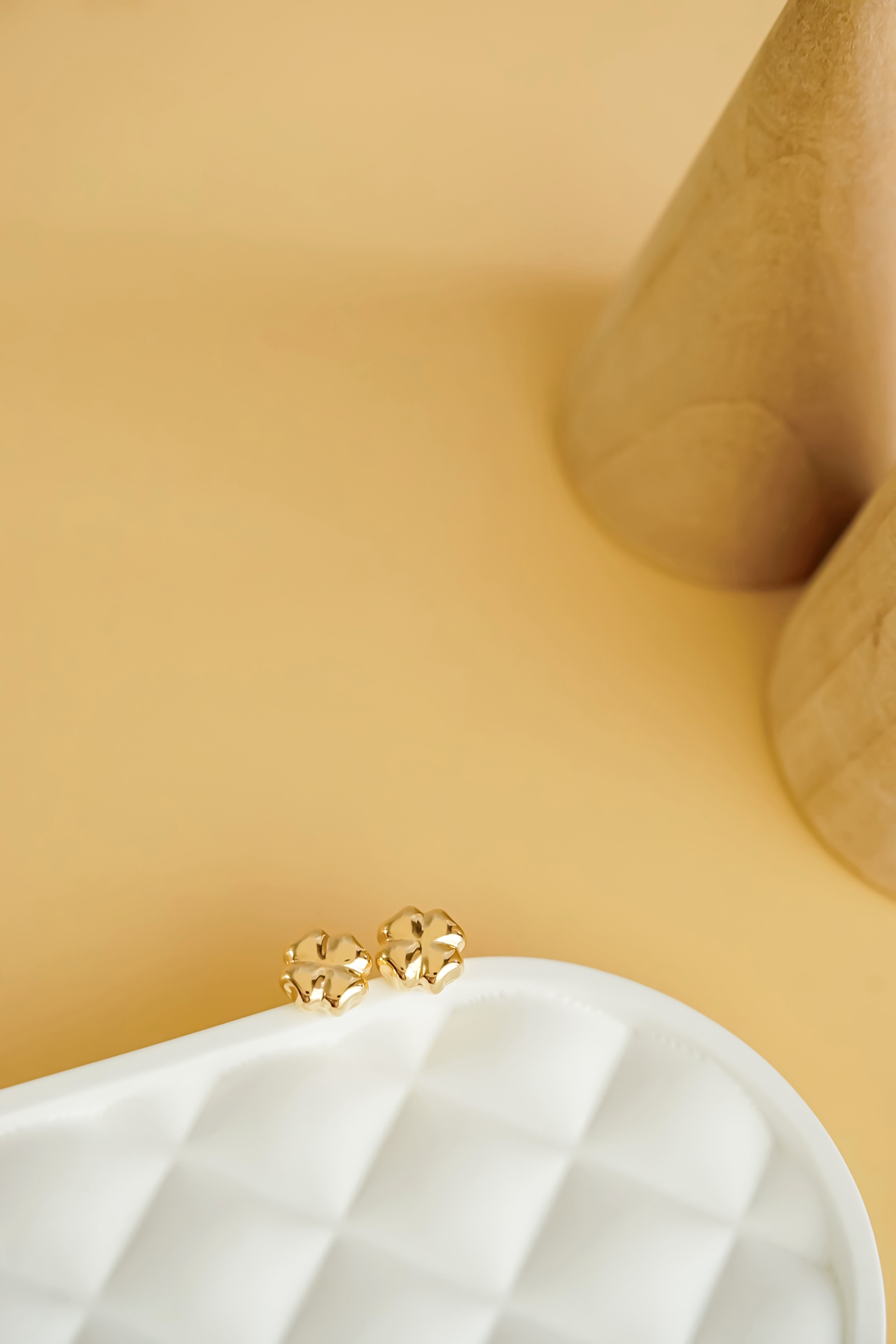 日本製18K金四葉草耳環耳釘正面遠拍