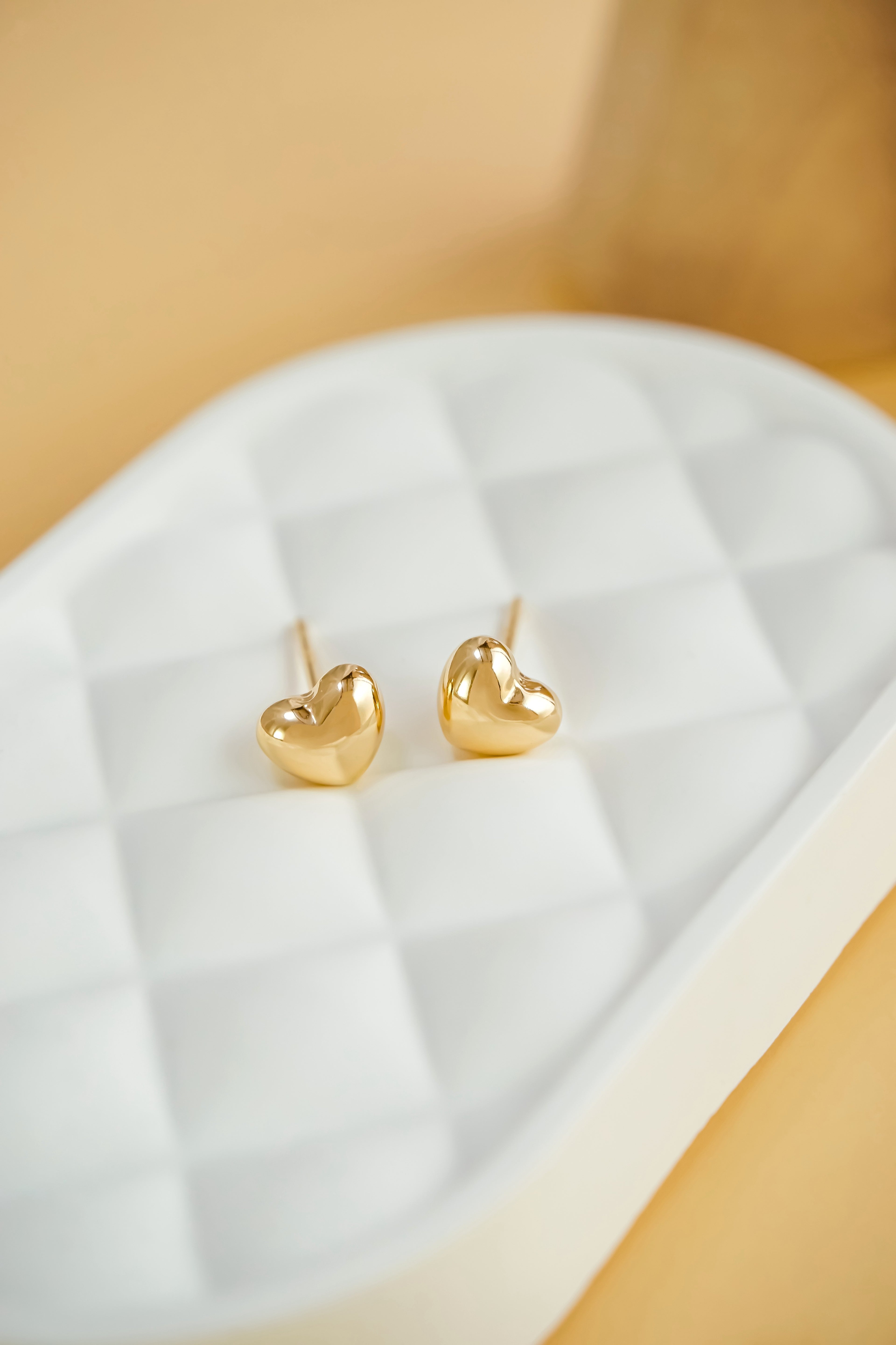 日本製18K金愛心耳環耳釘正面近拍