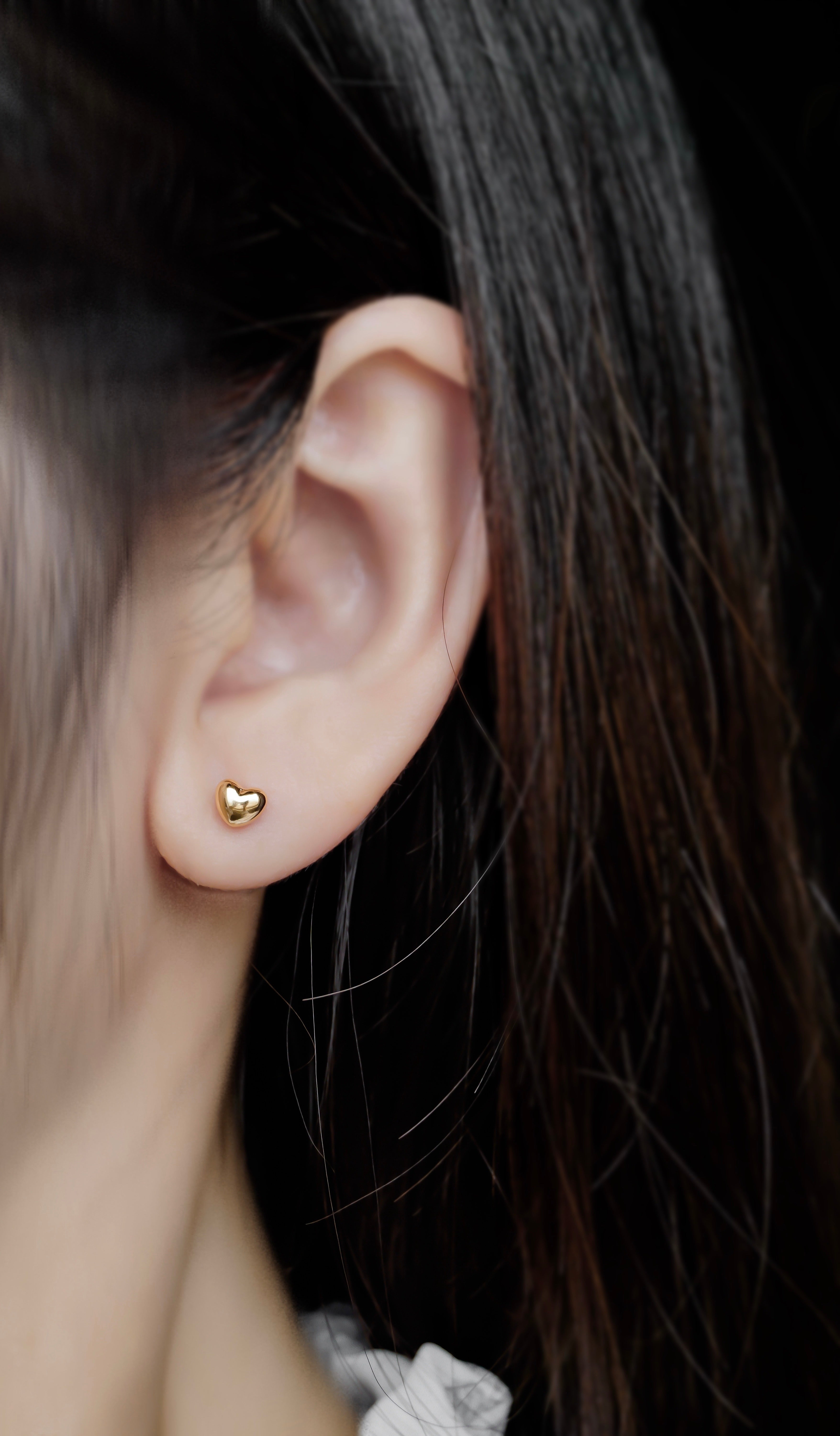 日本製18K金愛心耳環耳釘真人佩戴效果圖遠拍